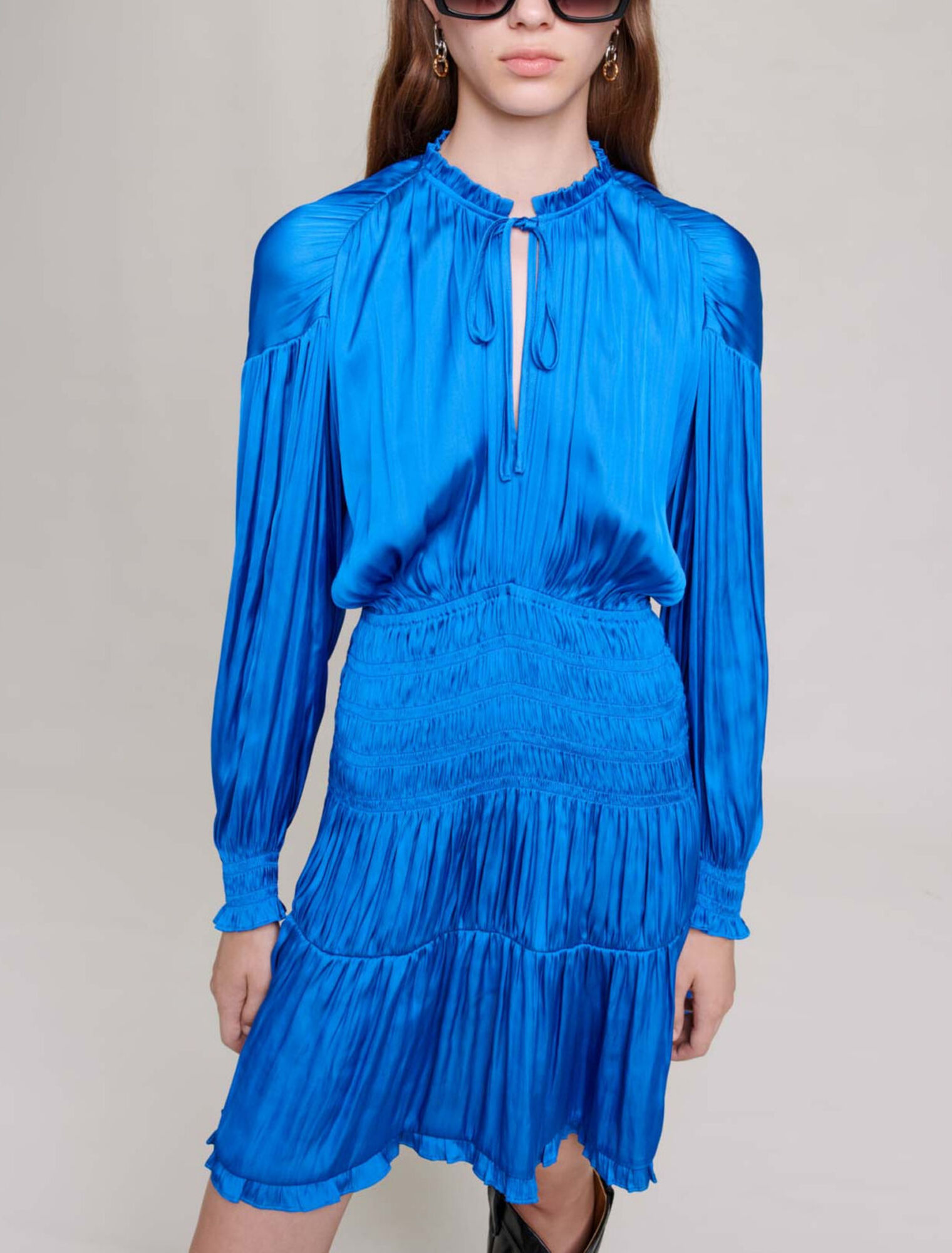 Vestido azul con frunces