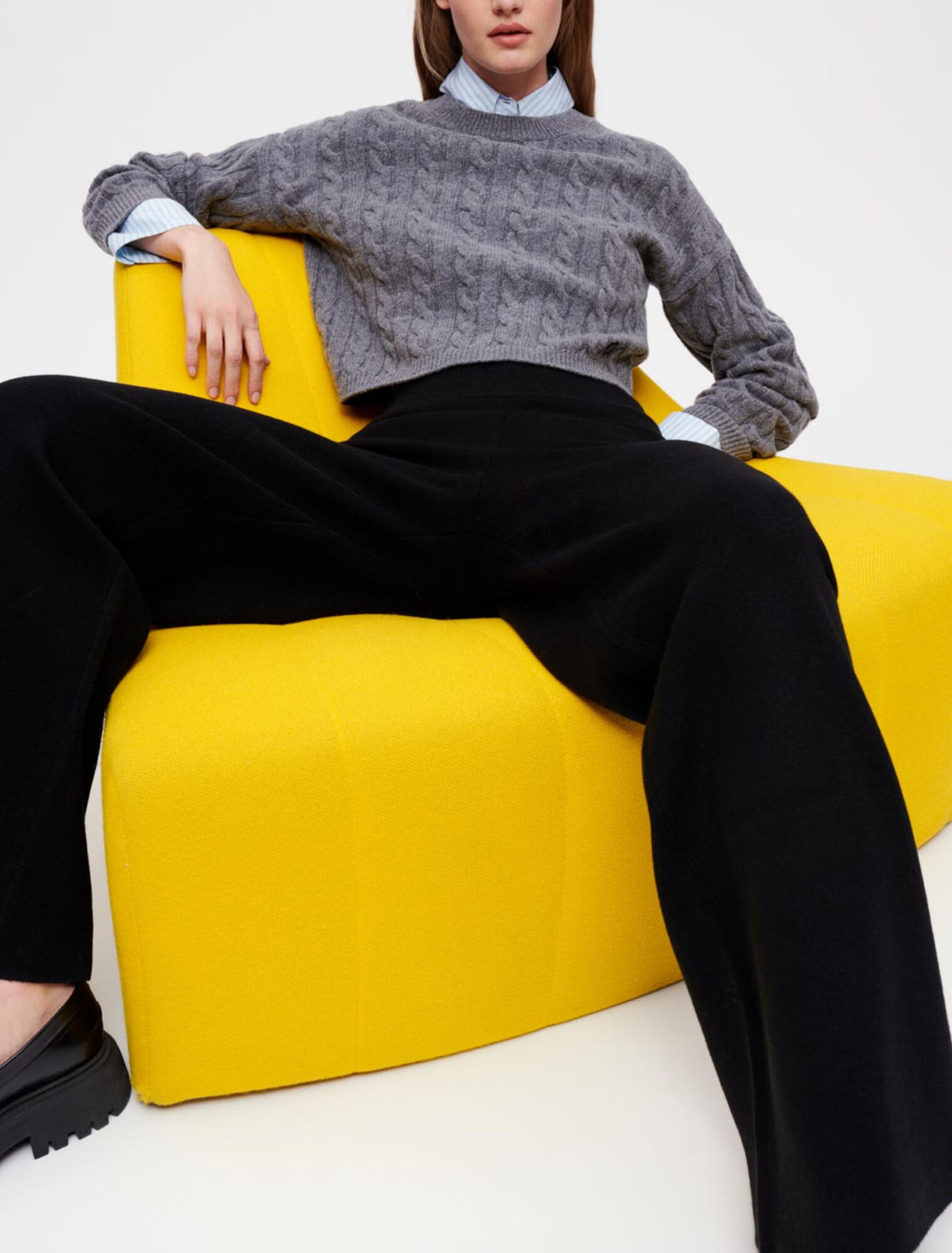 Pantalón de punto negro de pierna ancha