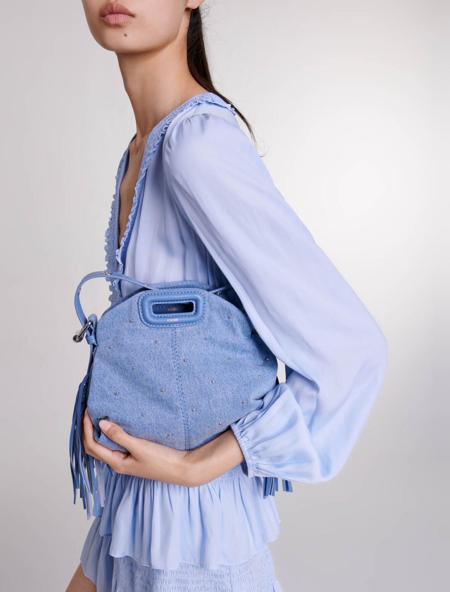 Vestido azul de volantes