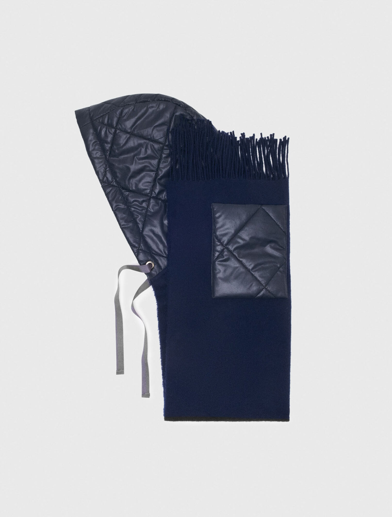 Poncho de lana con capucha