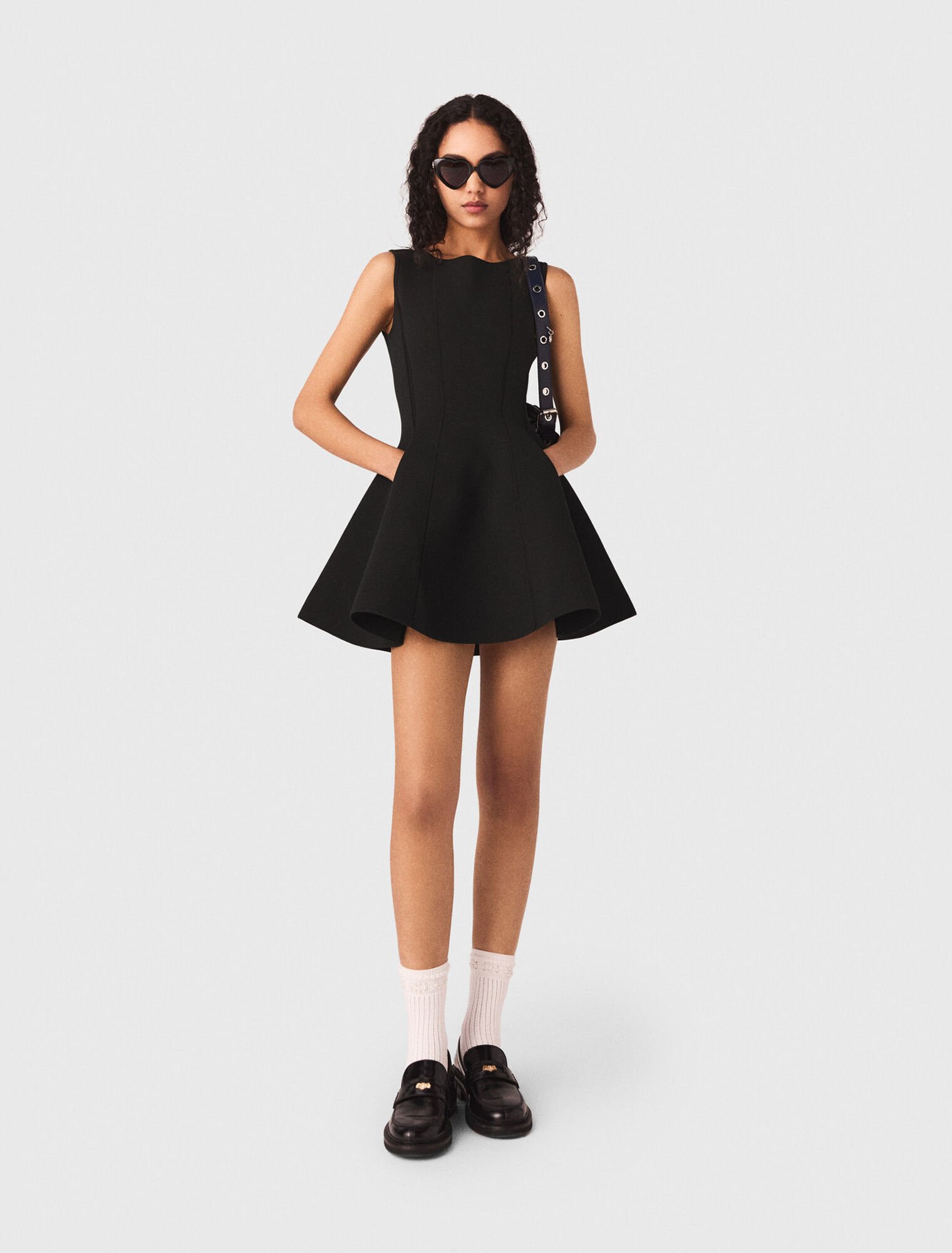 Vestido skater con lazos decorativos