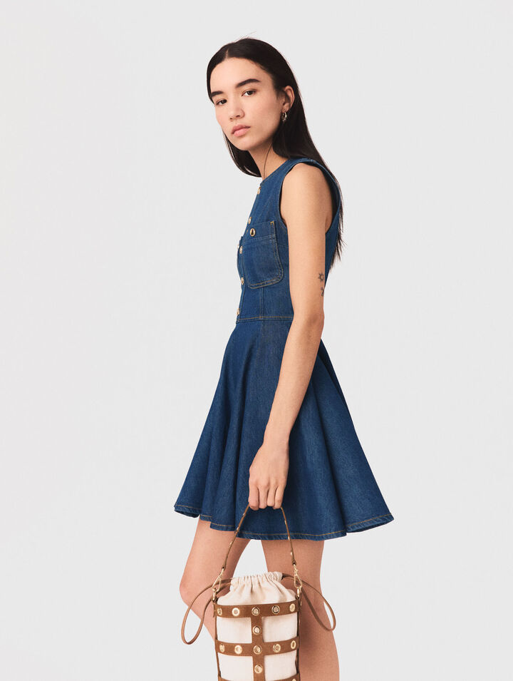 Vestido corto vaquero acampanado