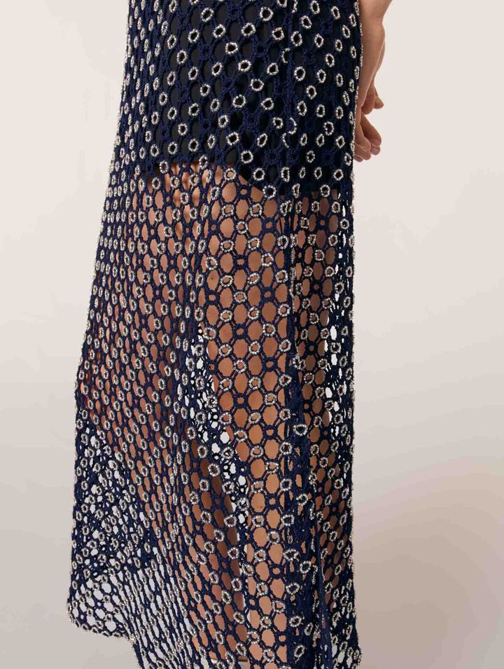 Vestido largo de ganchillo con perlas