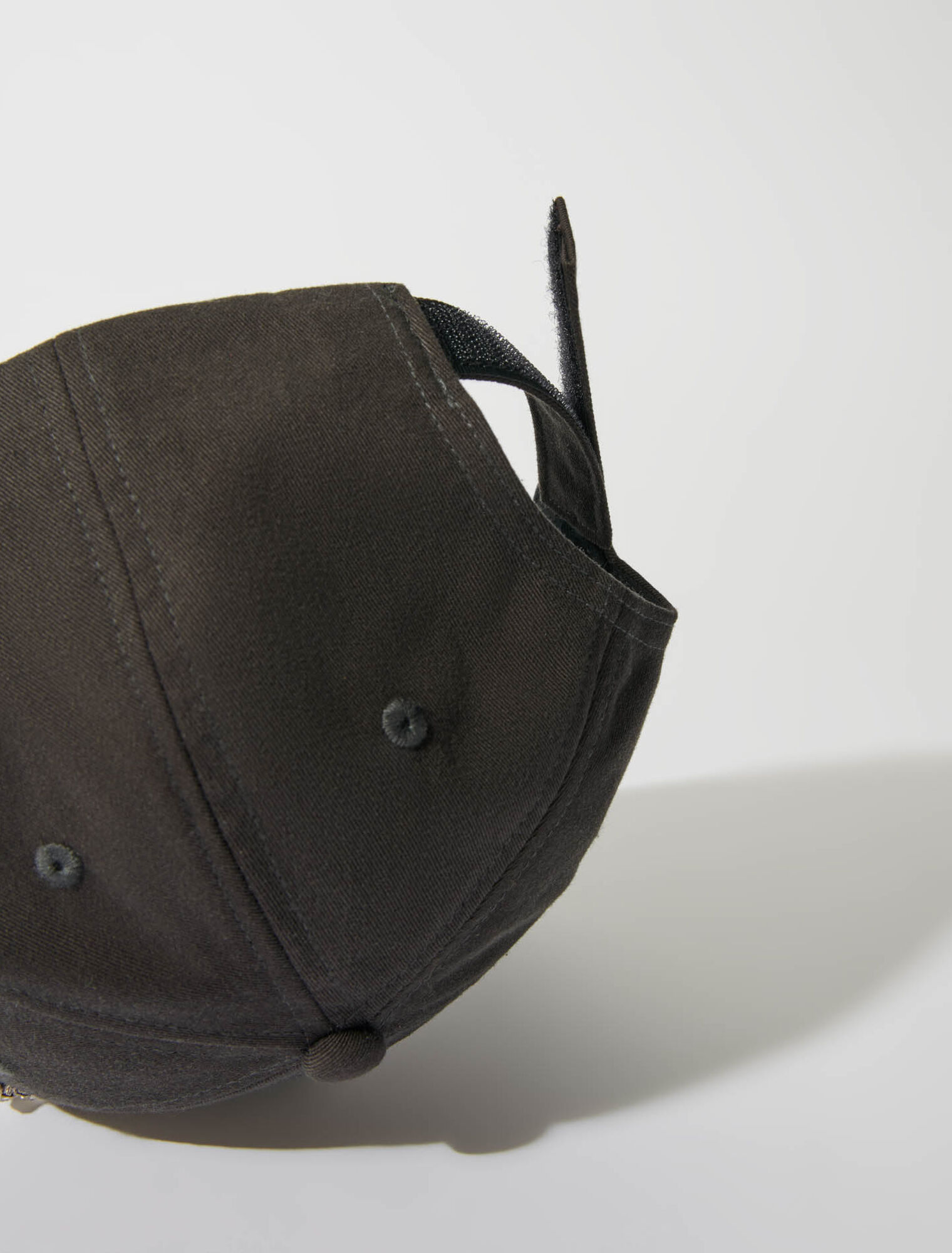 Gorra Clover con strass