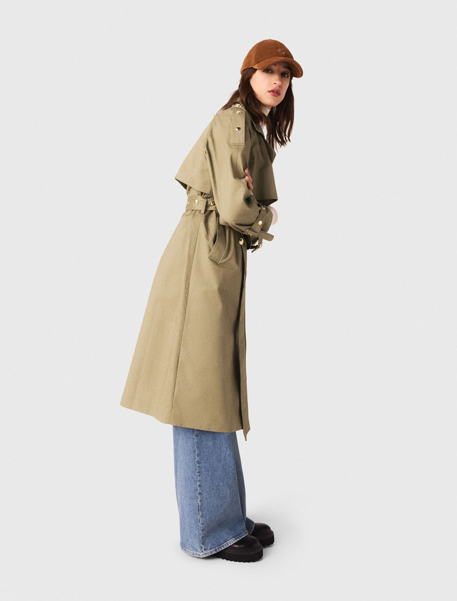 Trench clavos y cuello desmontable