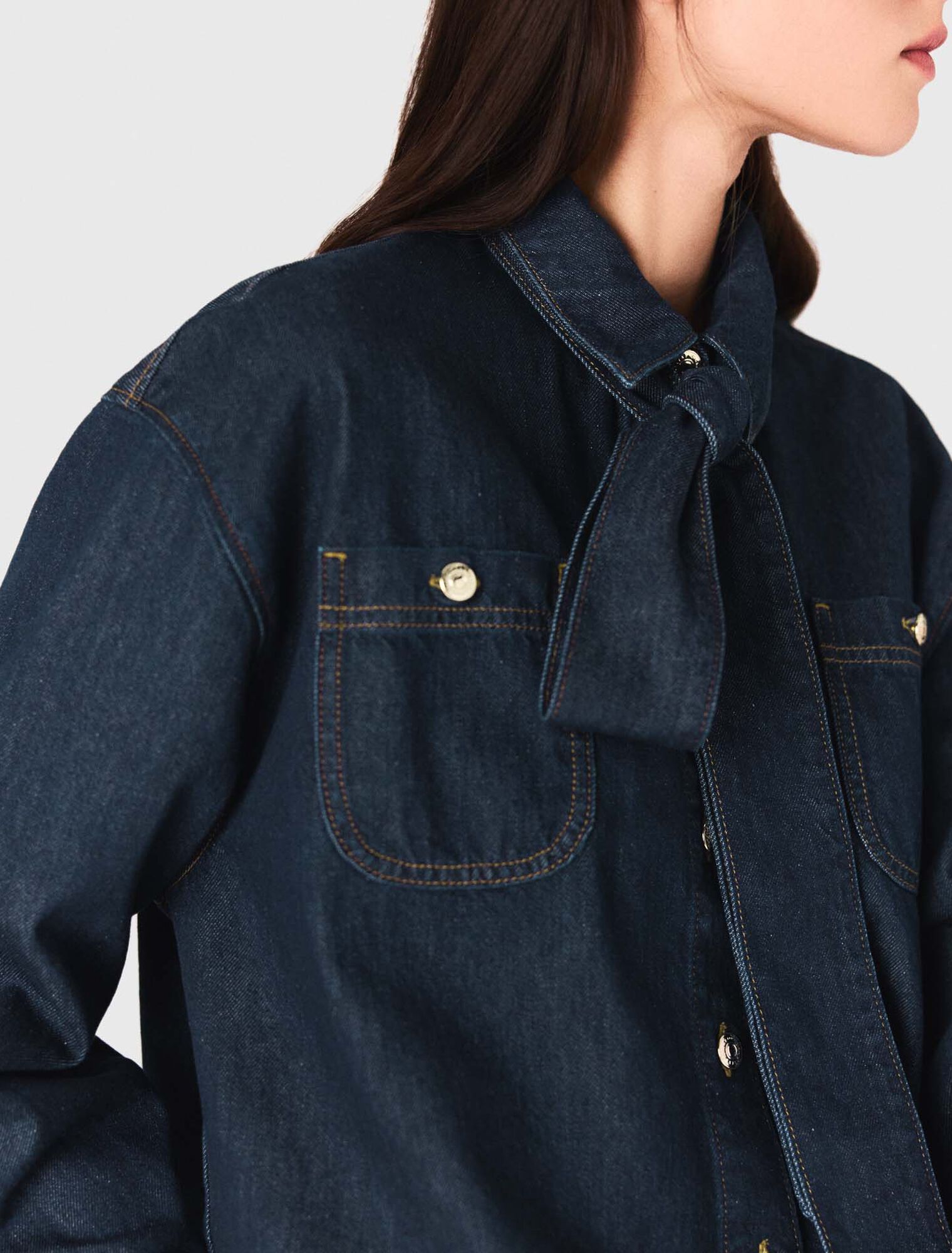 Camisa vaquera con lavallière