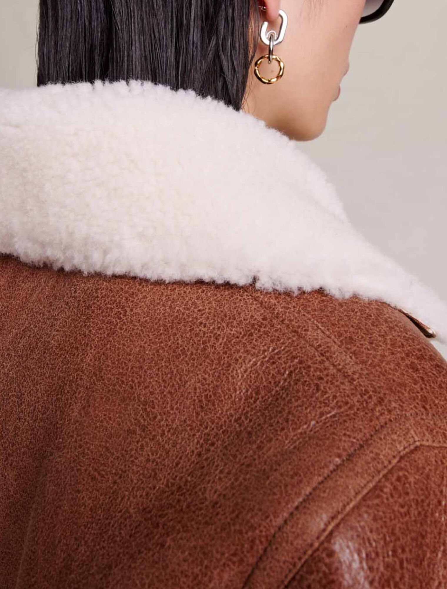 Chaqueta corta de piel de cordero