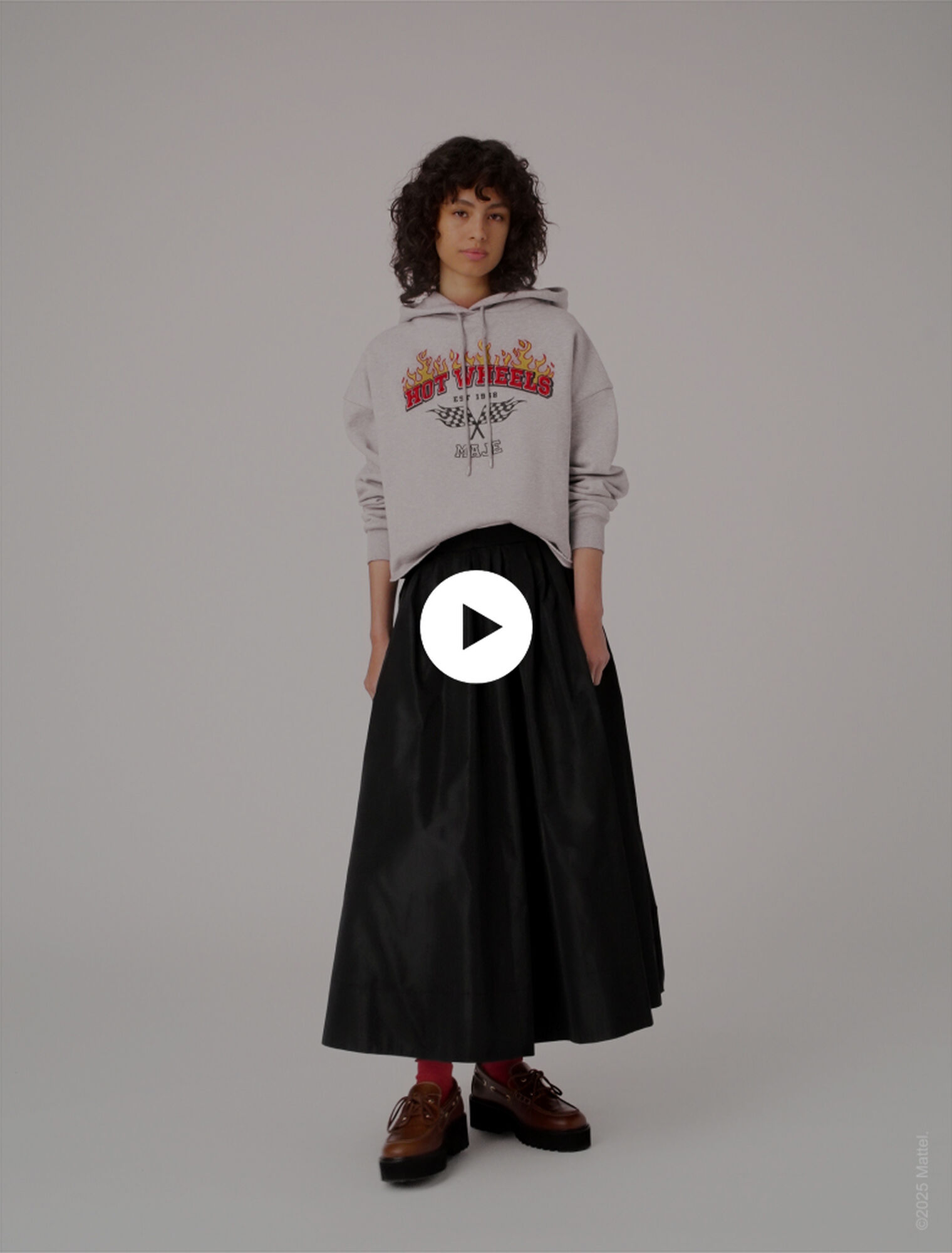 Sudadera corta con logotipo bordado