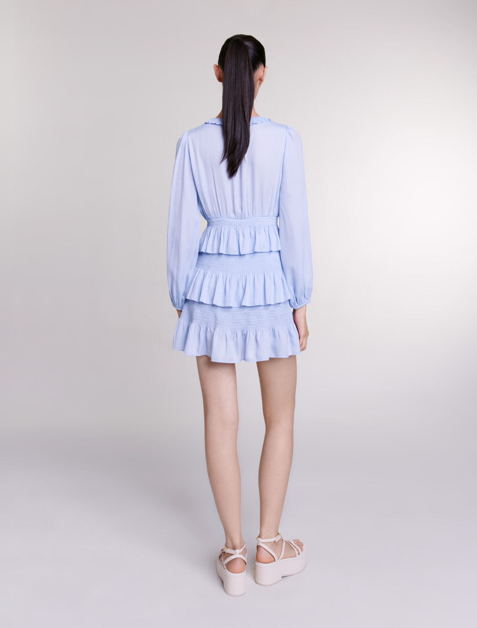 Vestido azul de volantes