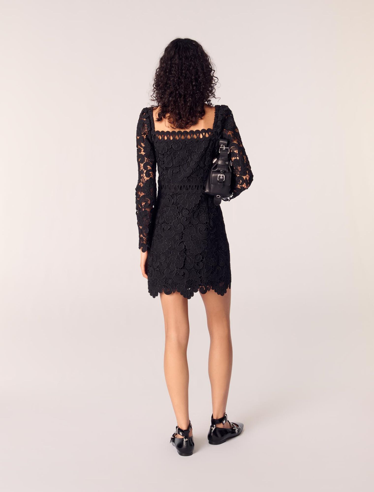 Vestido corto de guipur