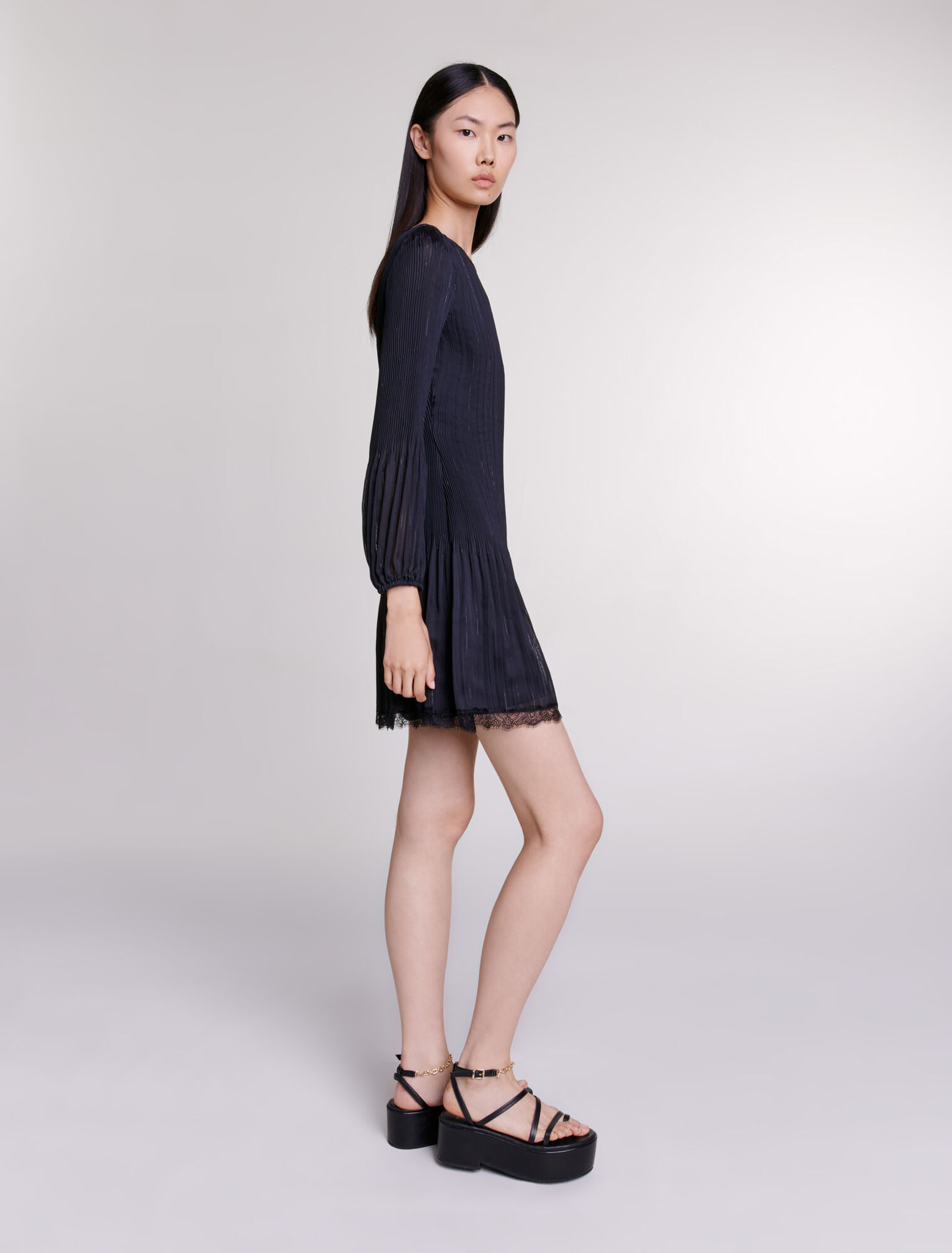 Vestido corto plisado
