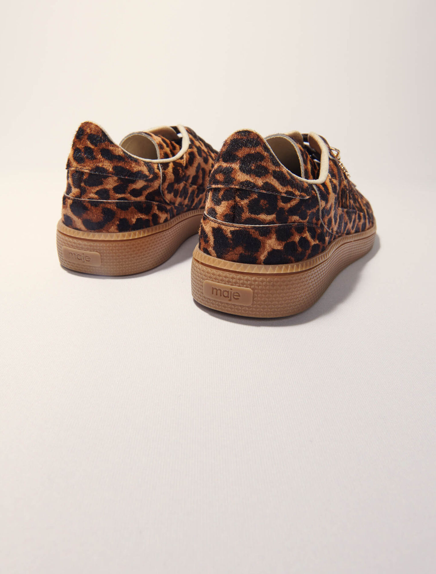 Zapatillas de piel con efecto leopardo