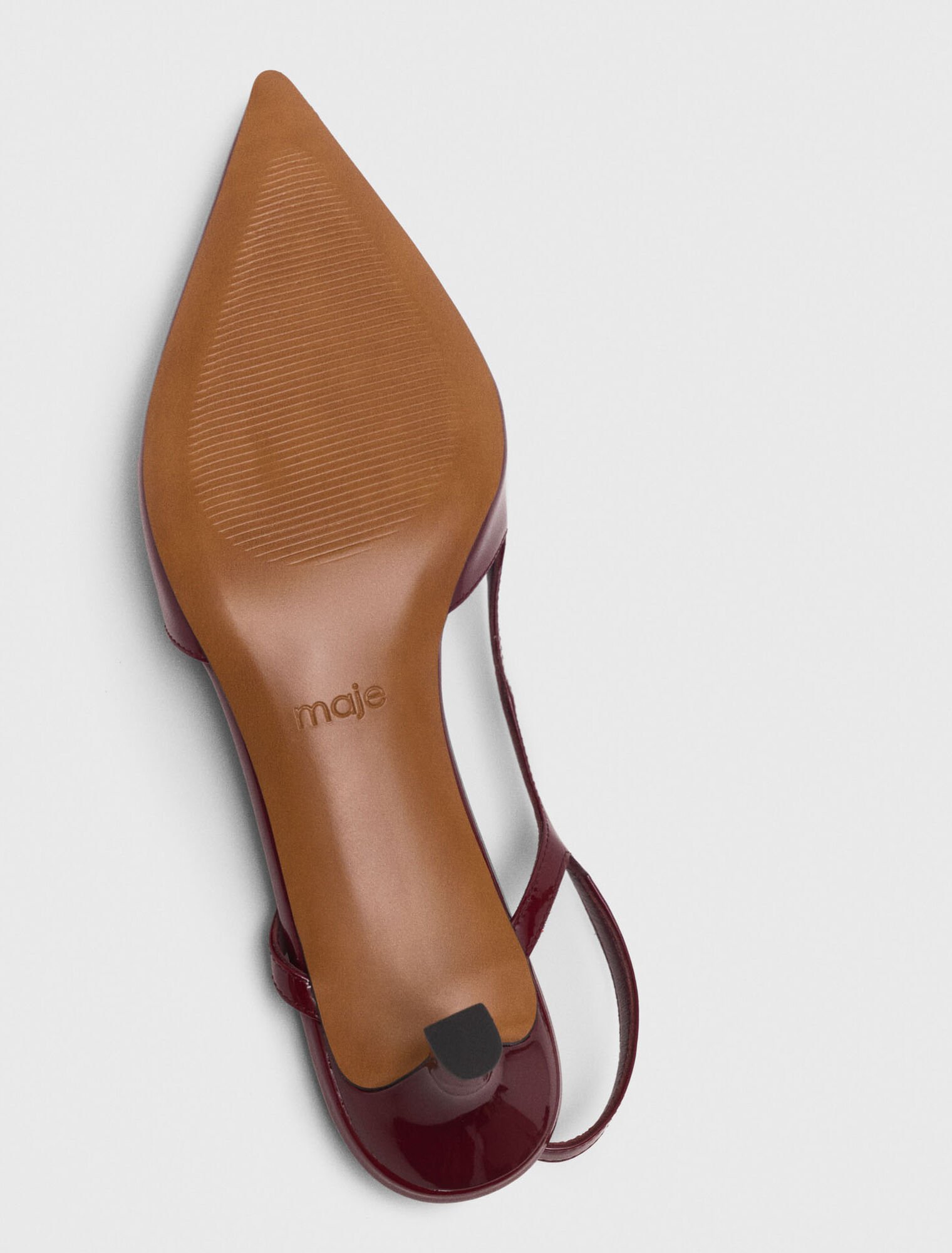 Zapato de tacón slingback de charol