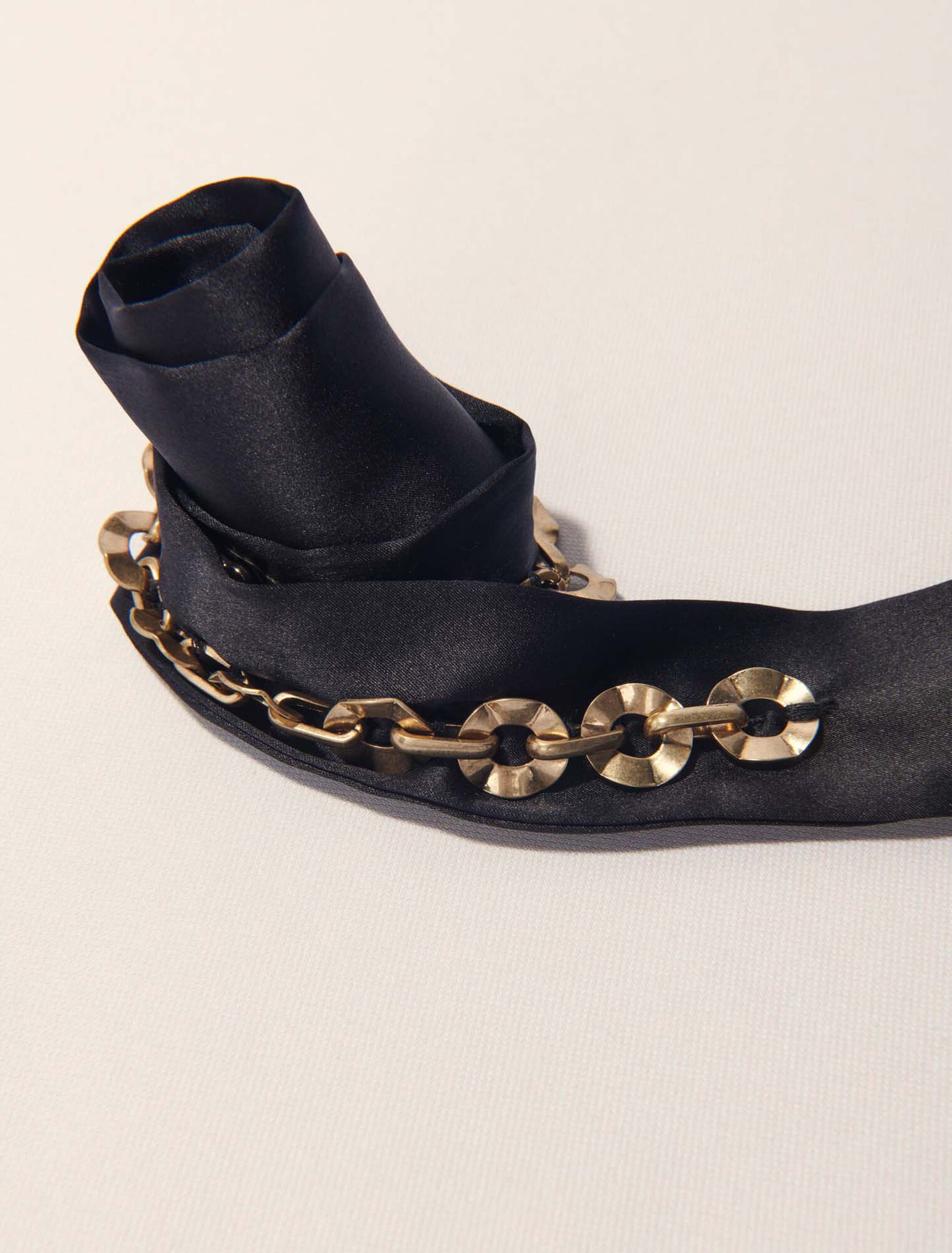 Sarga con cadena