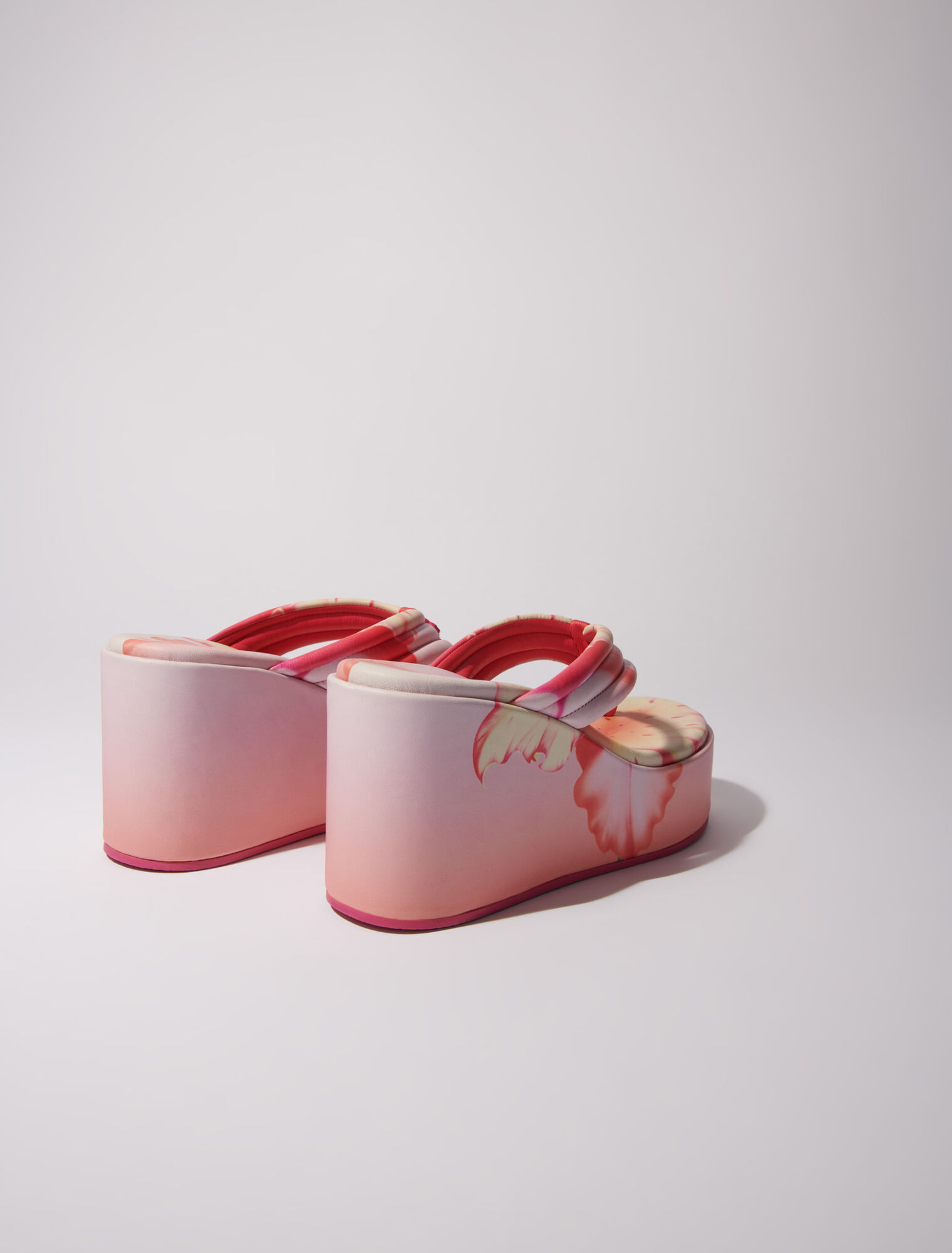 Sandalias de cuña con estampado floral