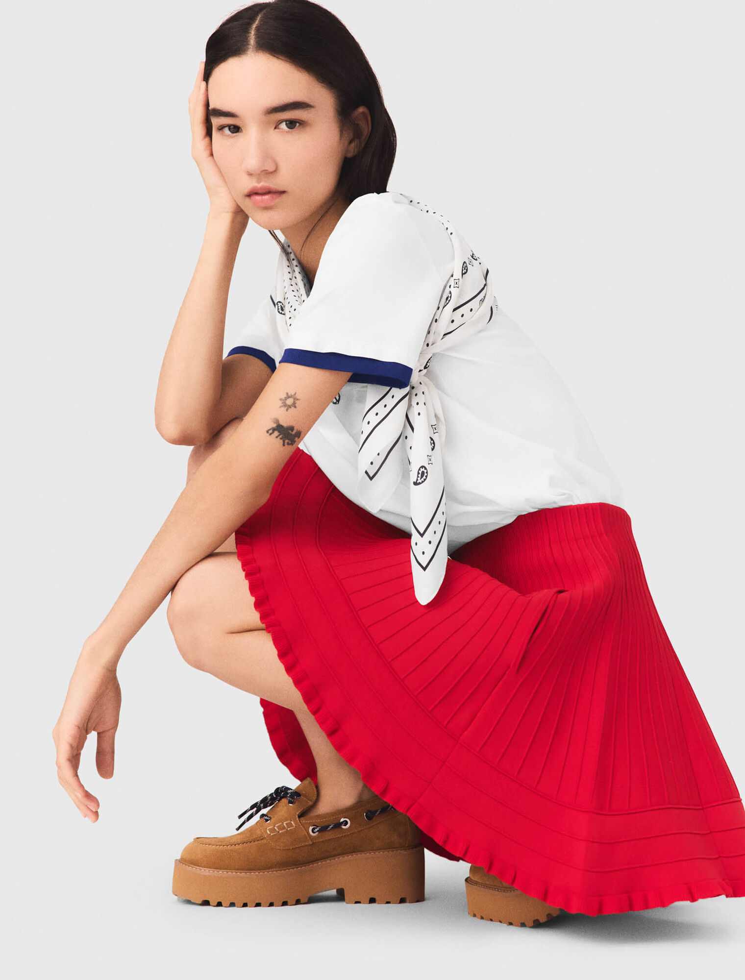 Falda corta de punto compacto