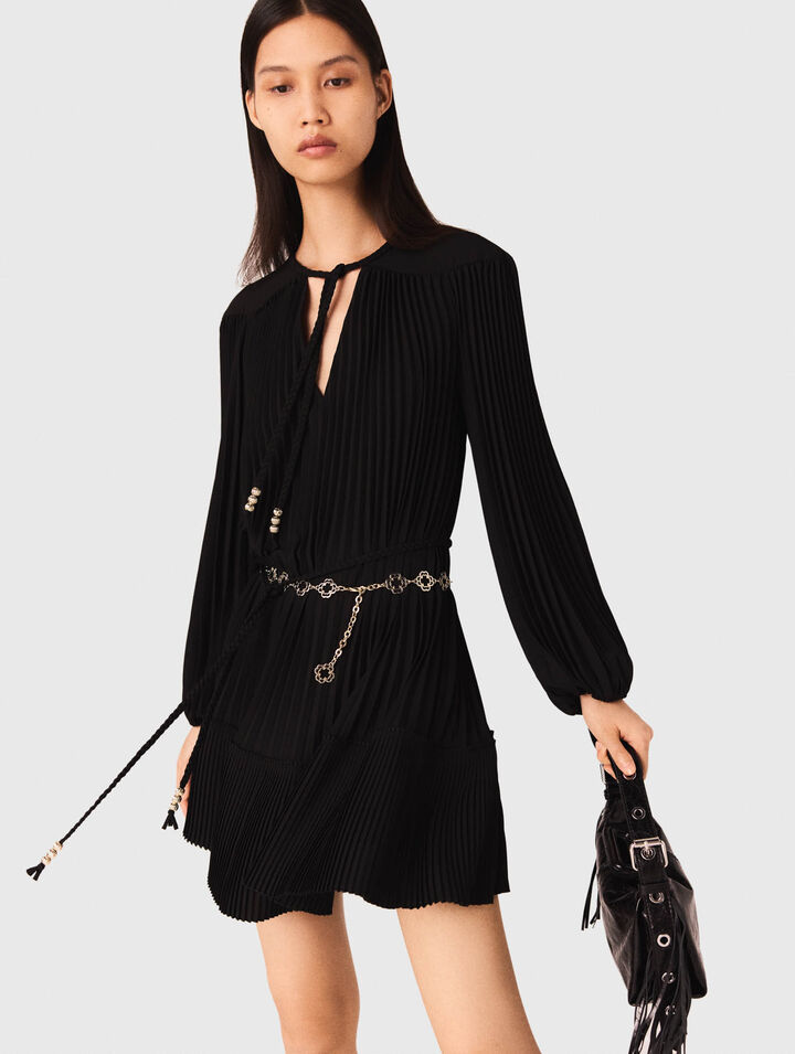 Vestido corto plisado