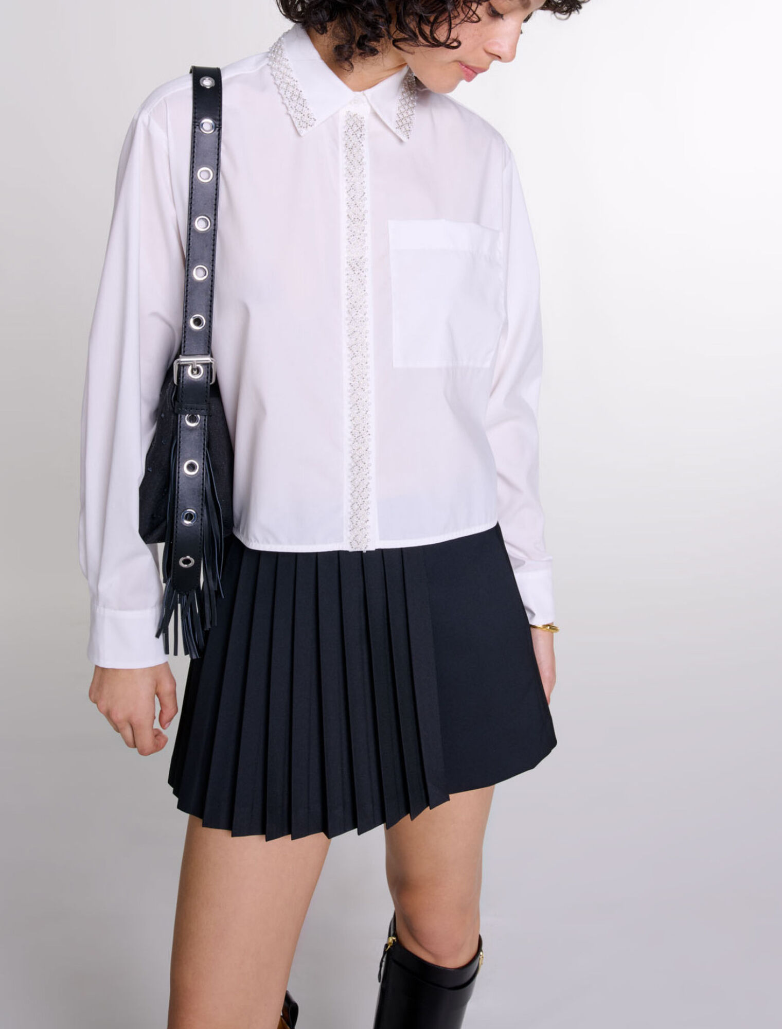 Camisa corta con perlas