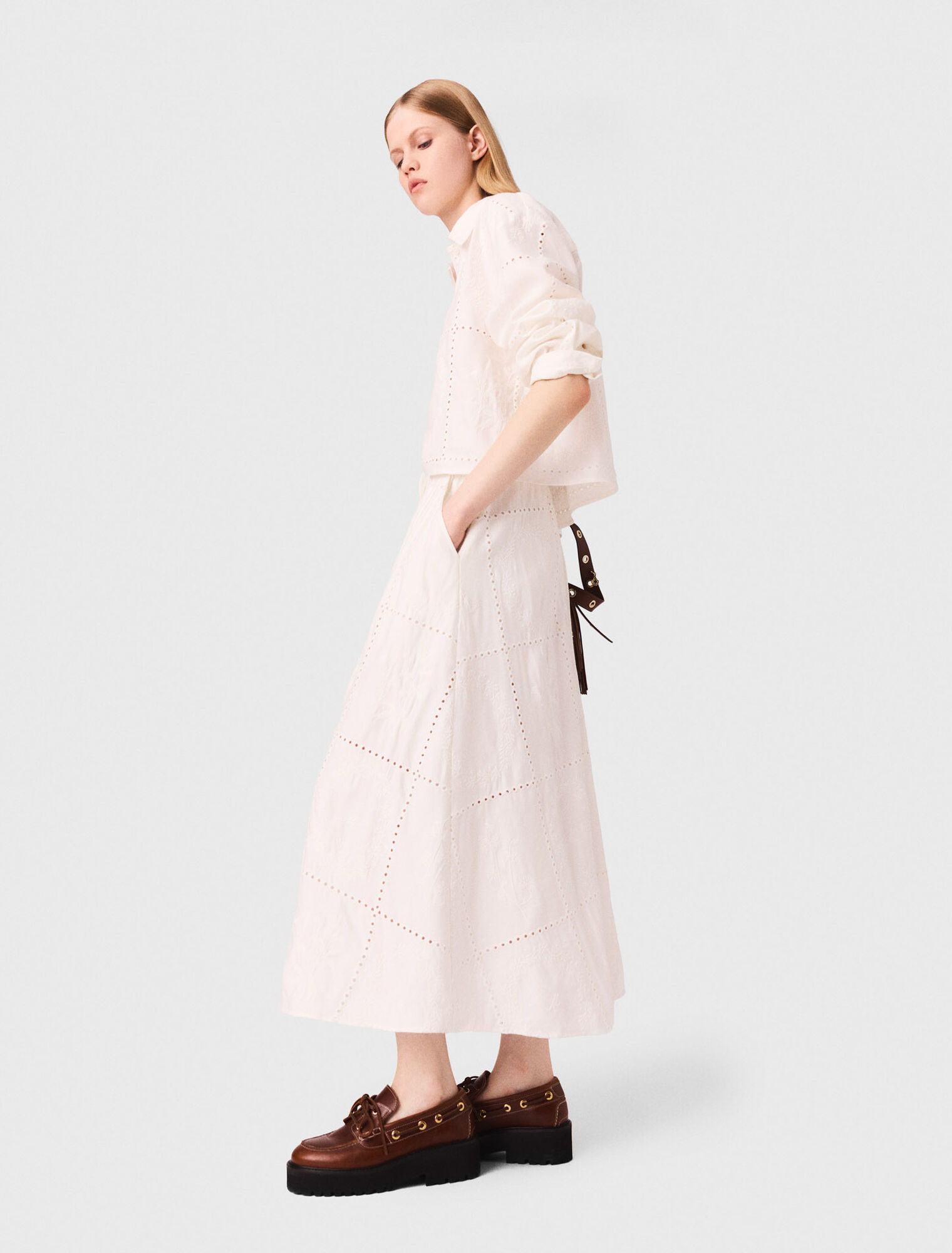 Falda midi bordada