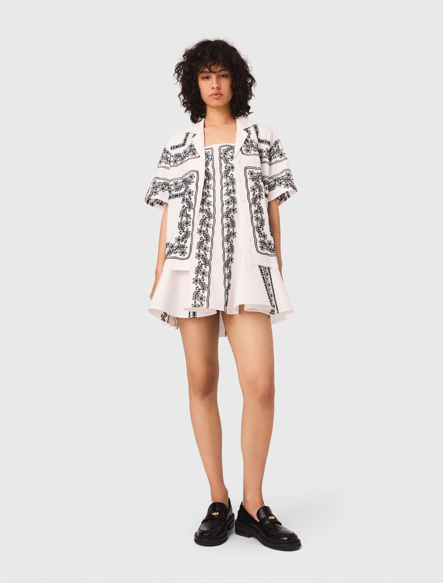 Camisa de manga corta bordada