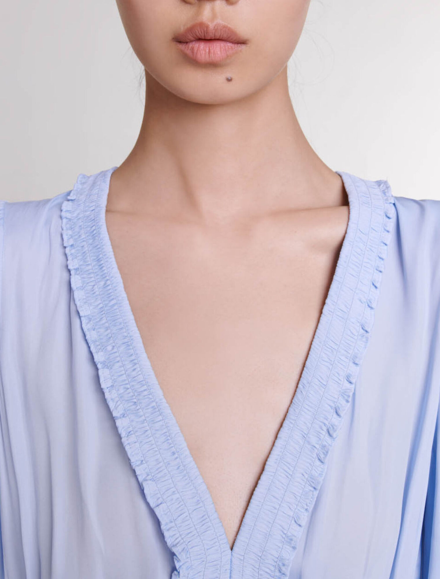 Vestido azul de volantes