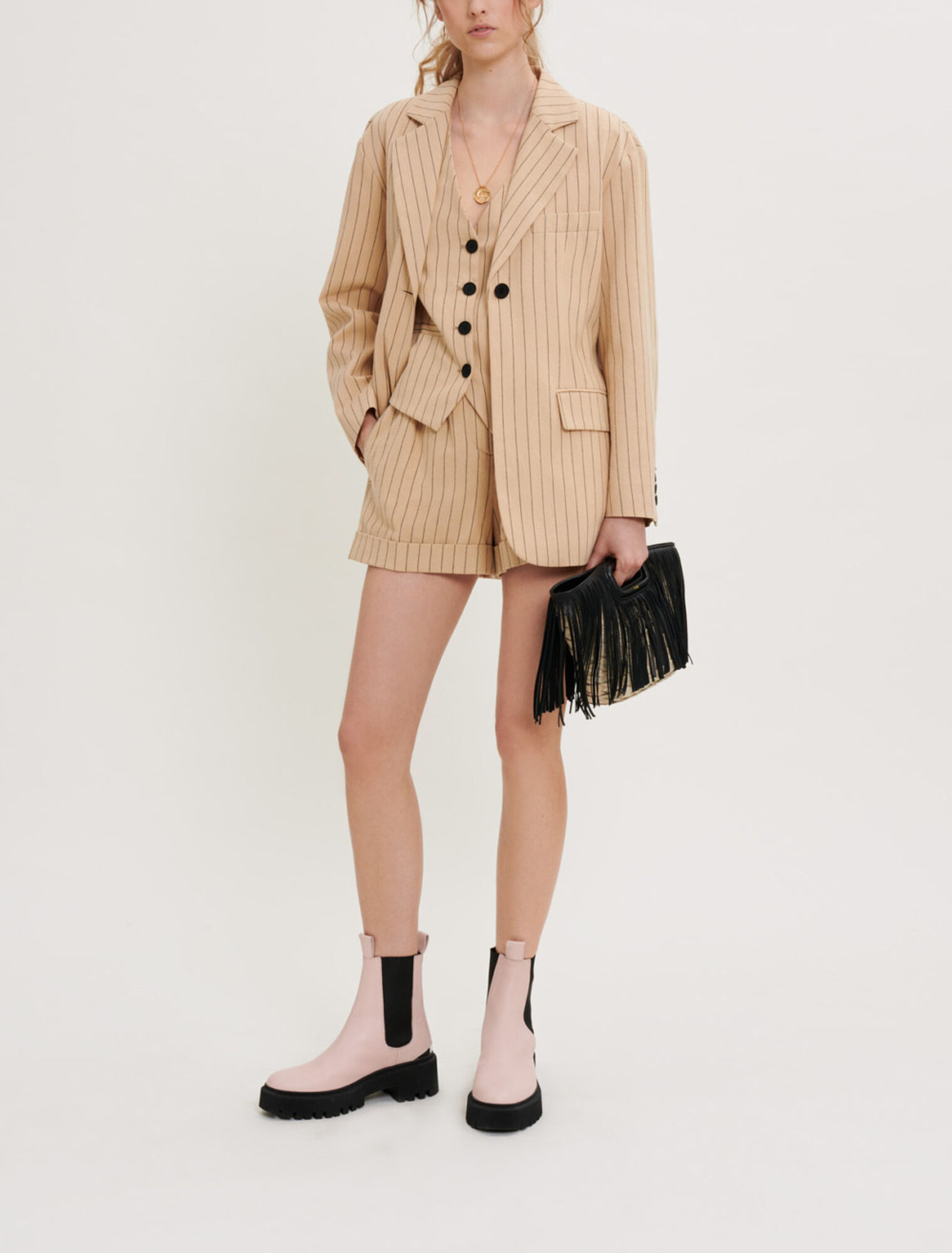 Chaqueta de rayas con cinturón