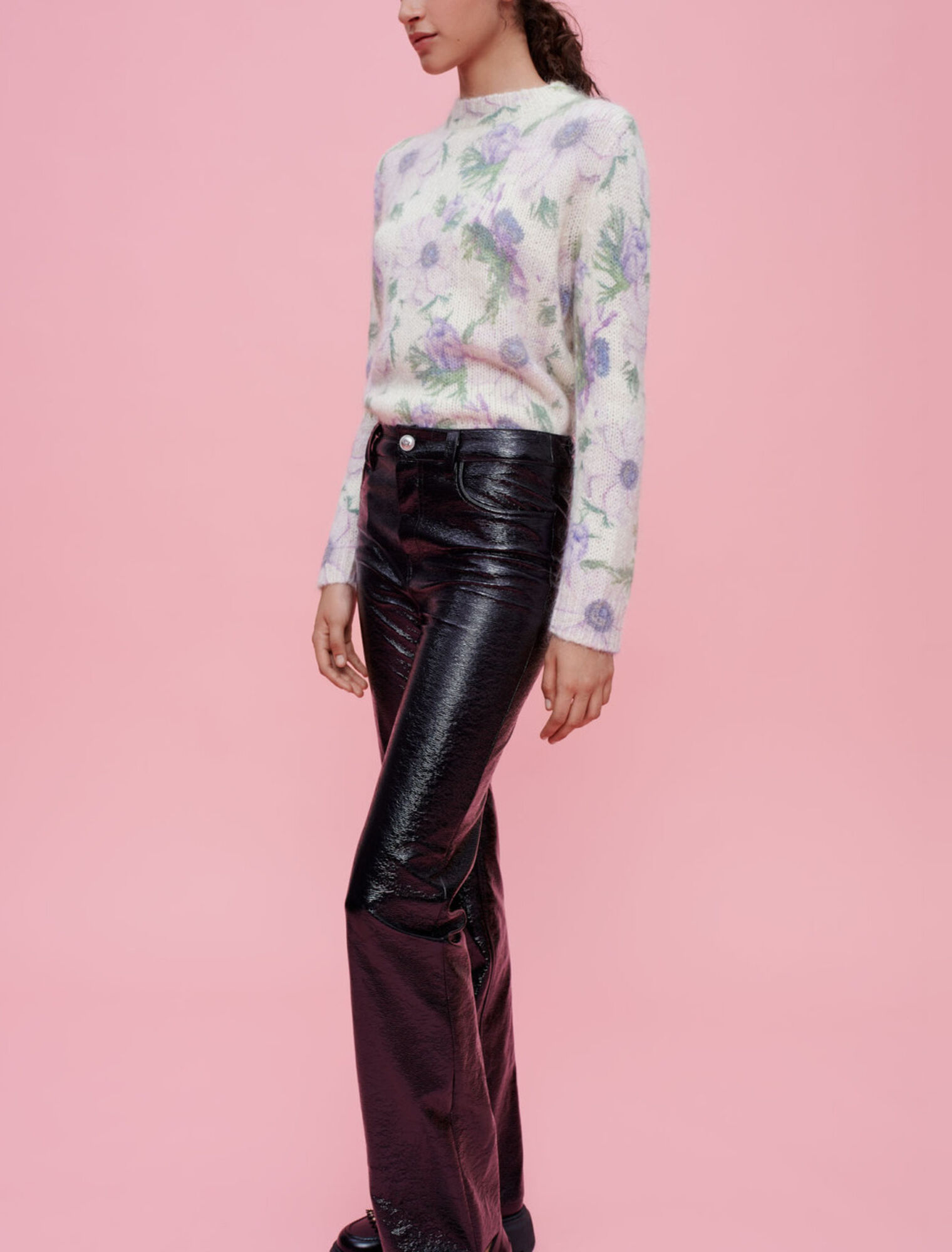 Pantalones acampanados de vinilo