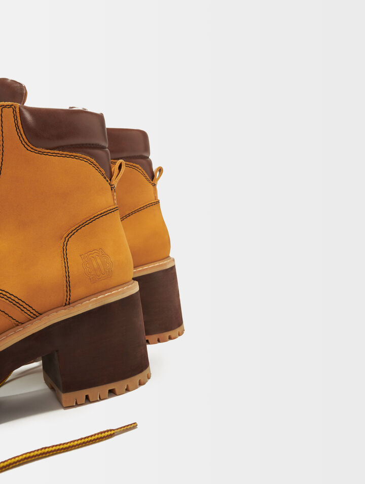Botas de piel con tacón