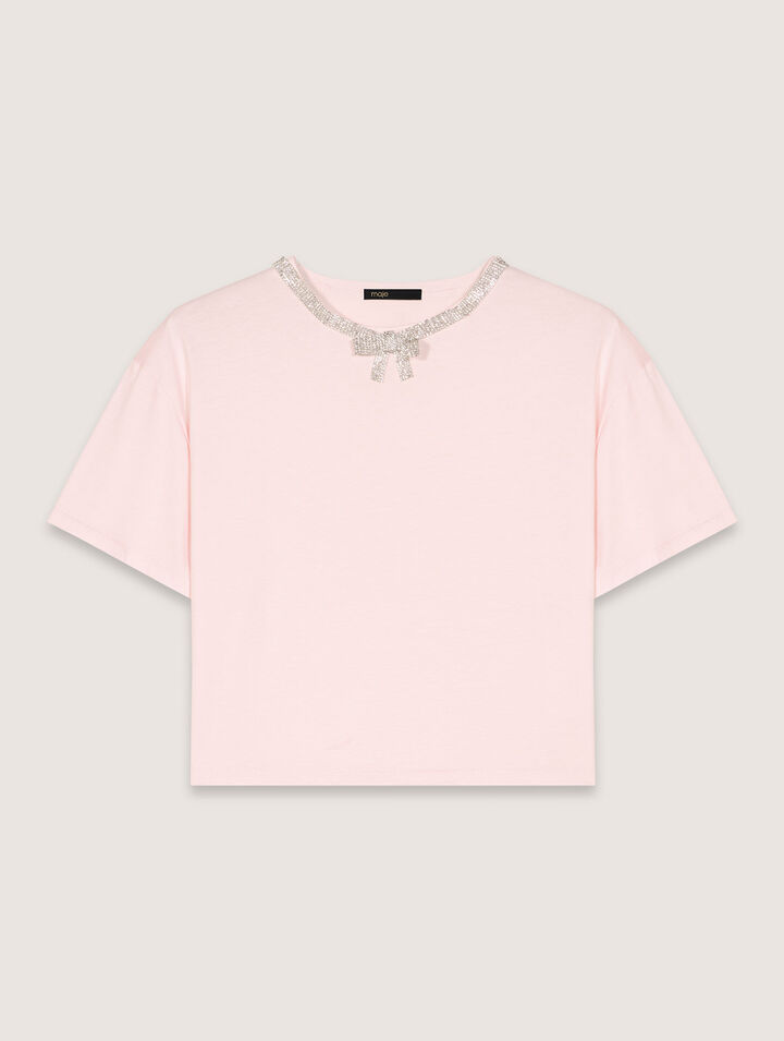 Camiseta corta con cuello joya