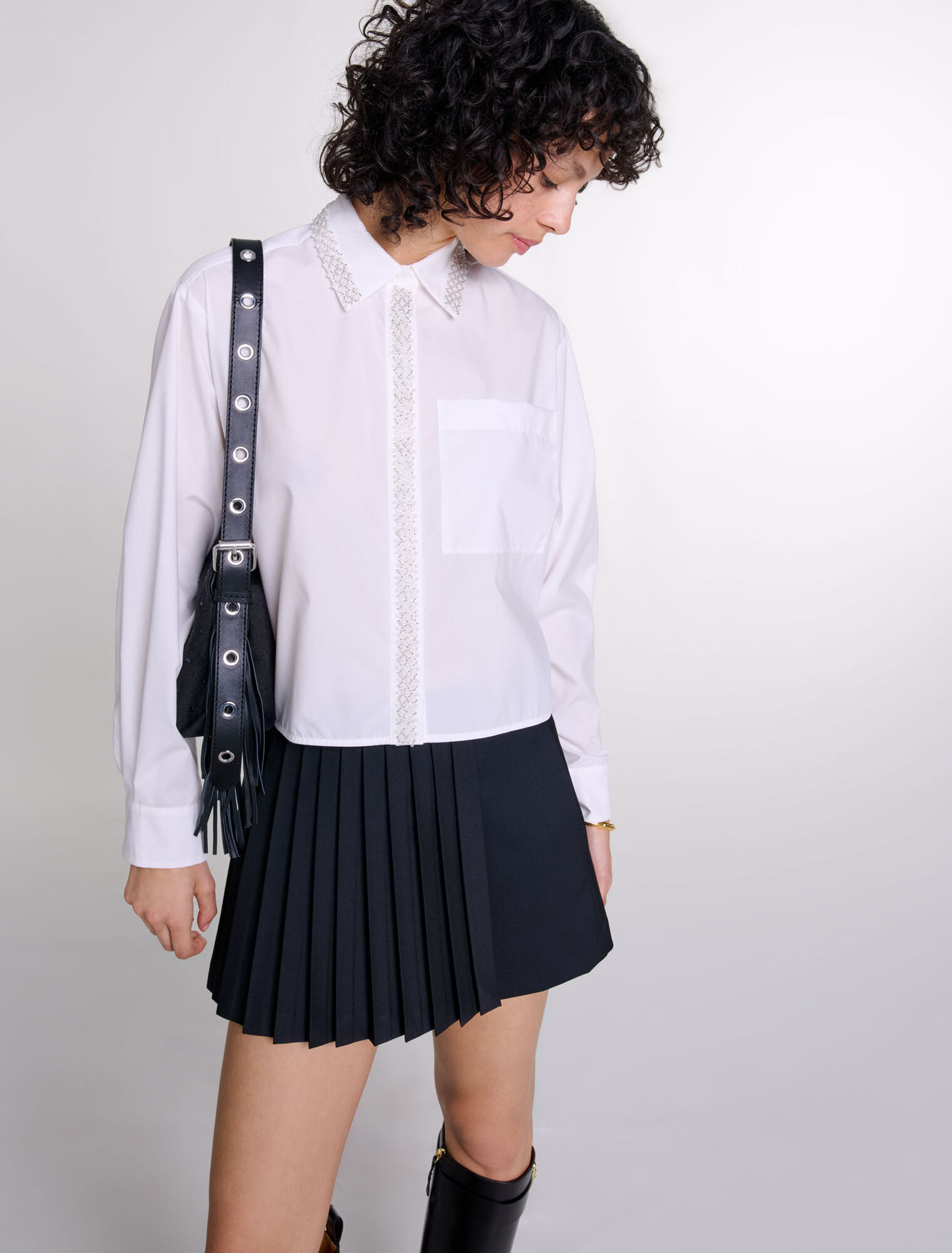 Camisa corta con perlas