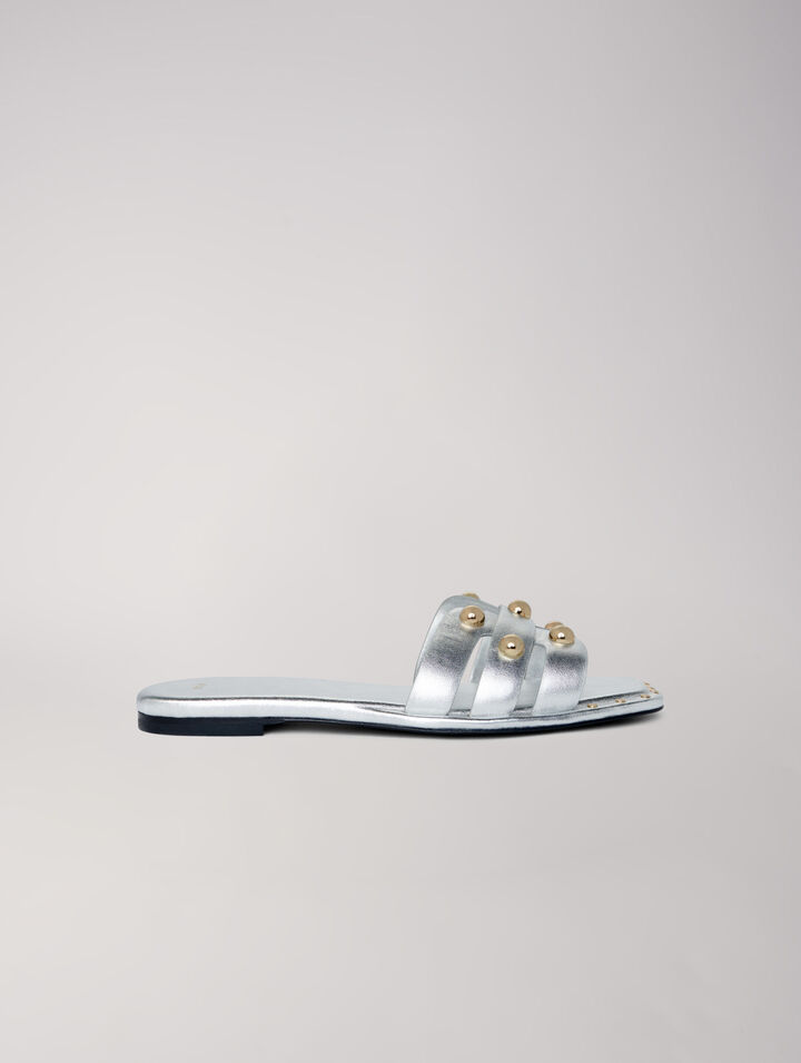 Mules de piel con tachuelas