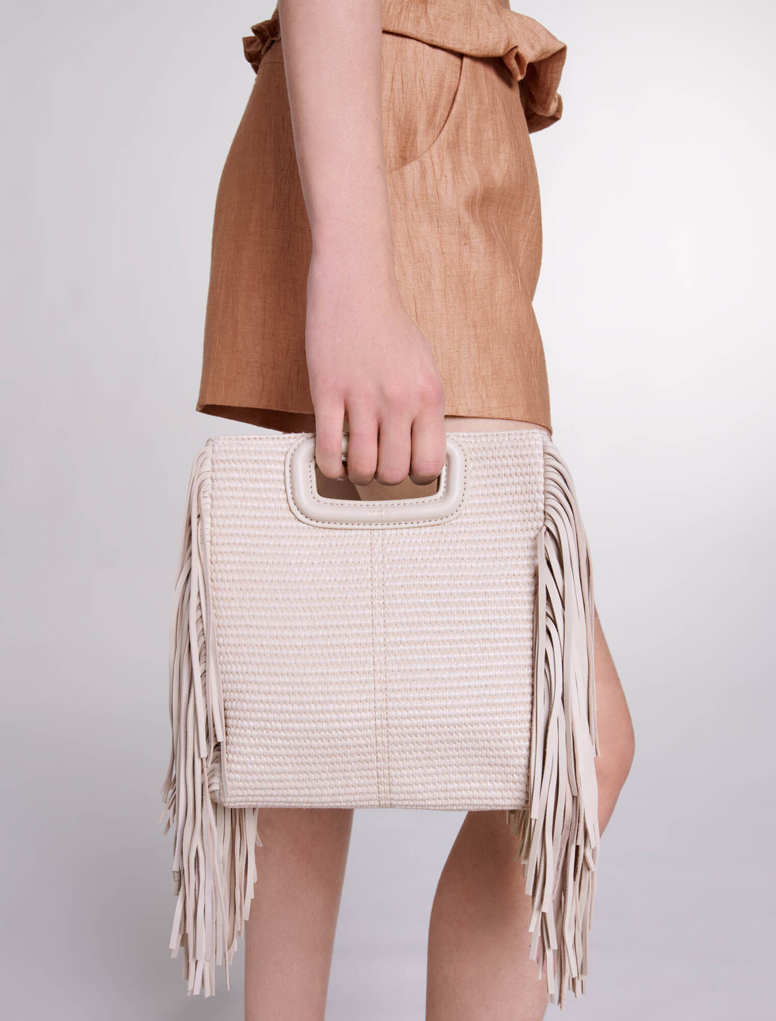 Bolso M de tela y rafia