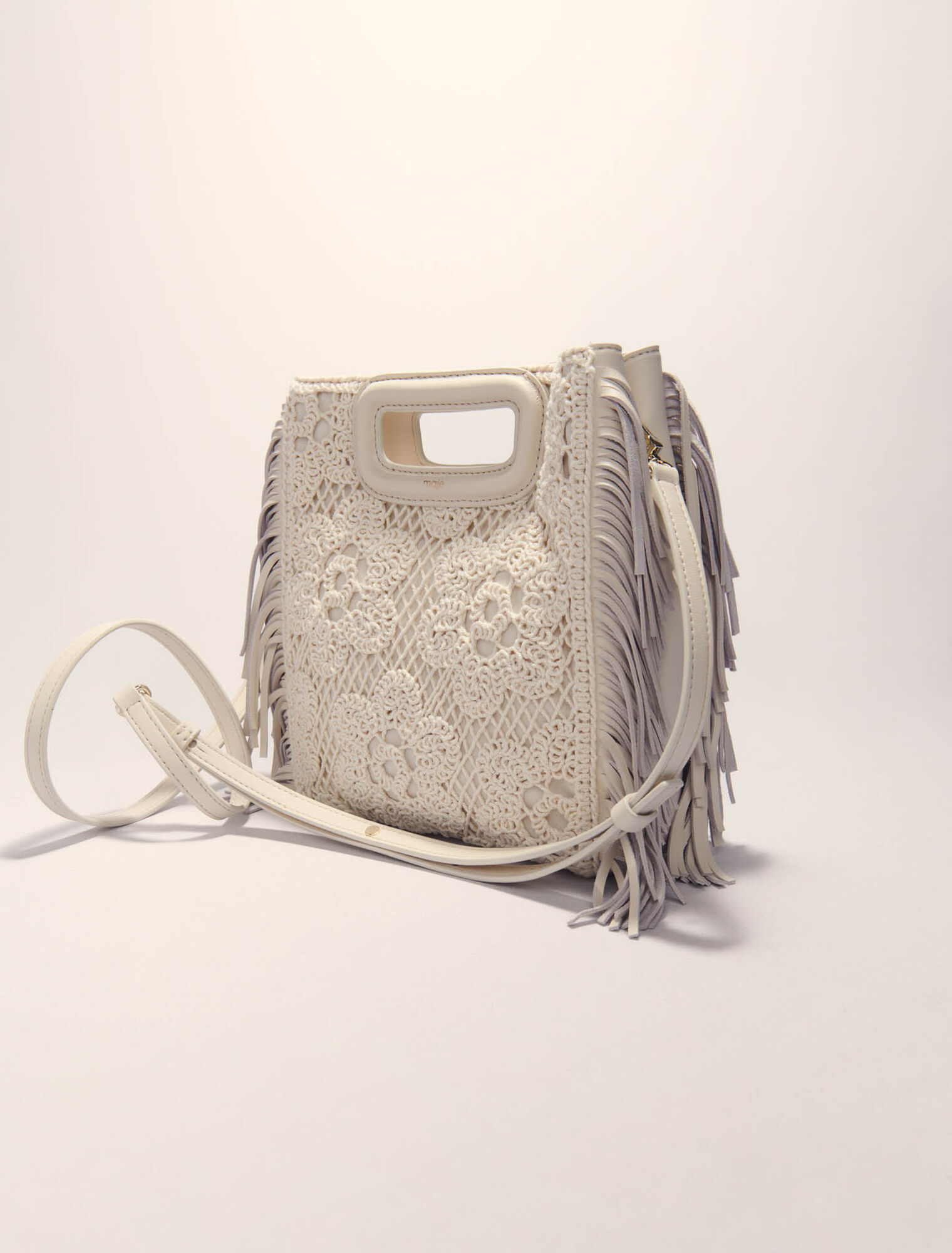 Bolso M de ganchillo