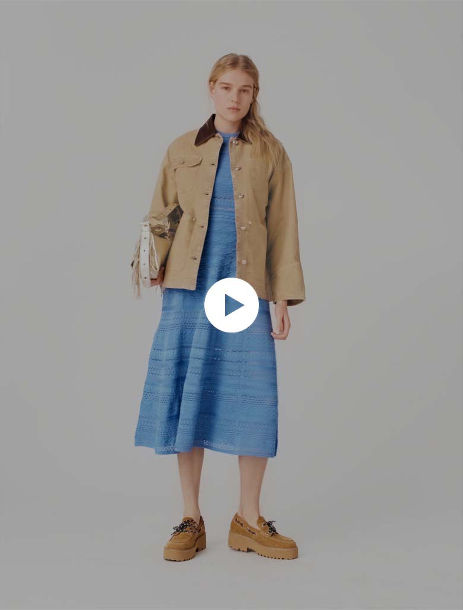 Chaqueta denim con espalda plisada