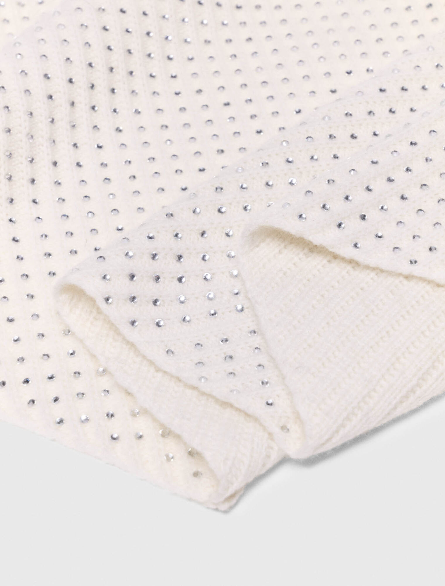 Fular triangular de lana con strass