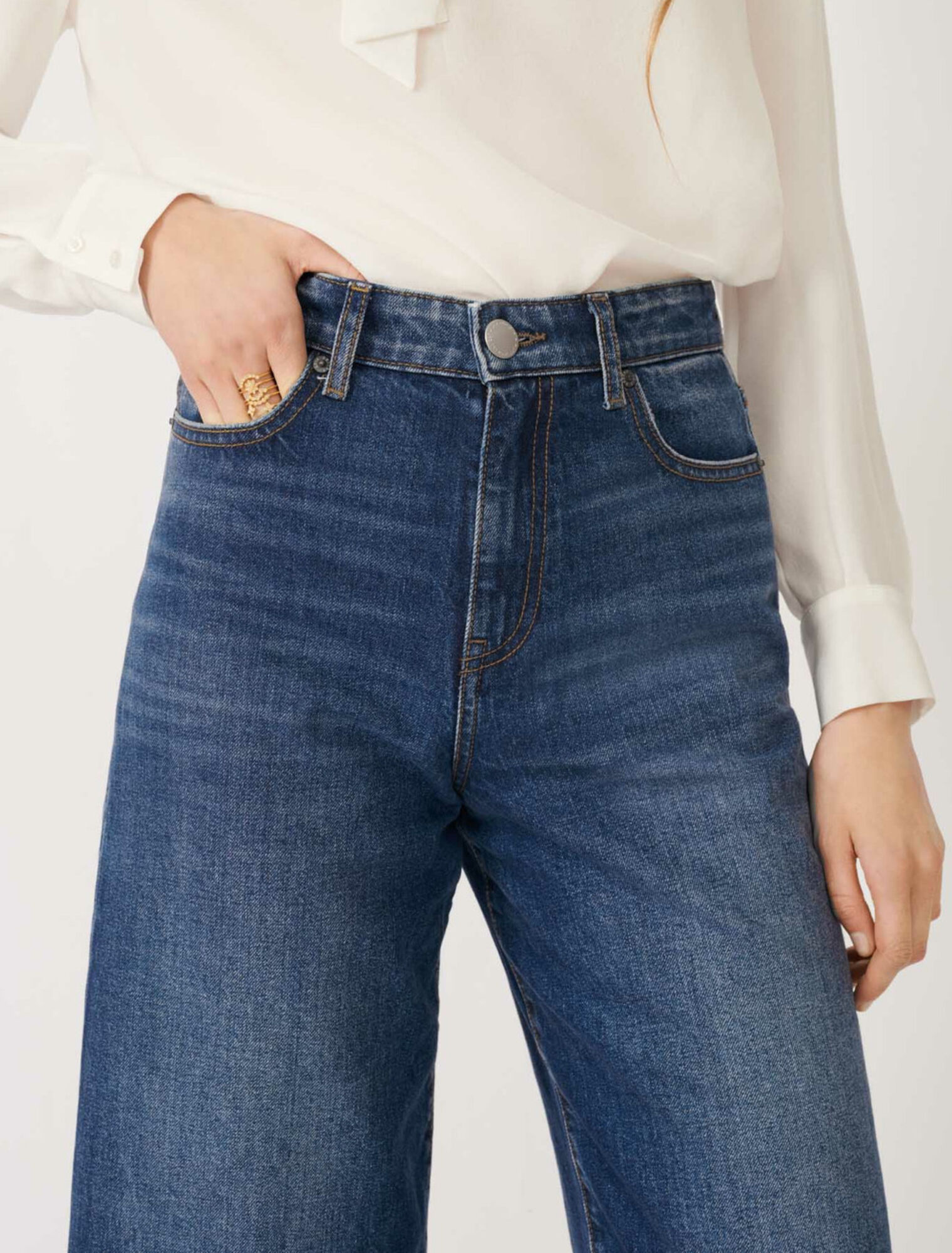 Pantalón vaquero tipo bermuda