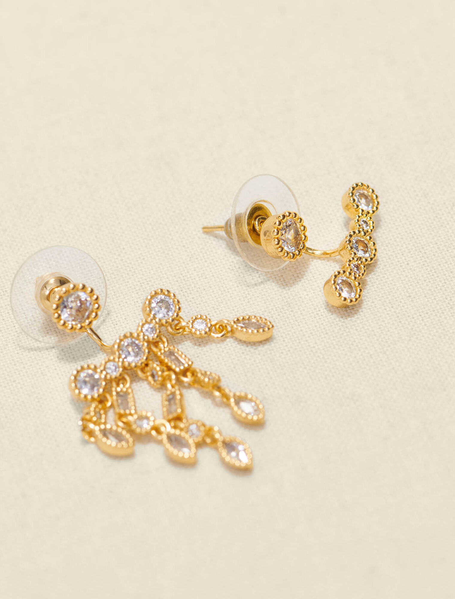 Pendientes asimétricos