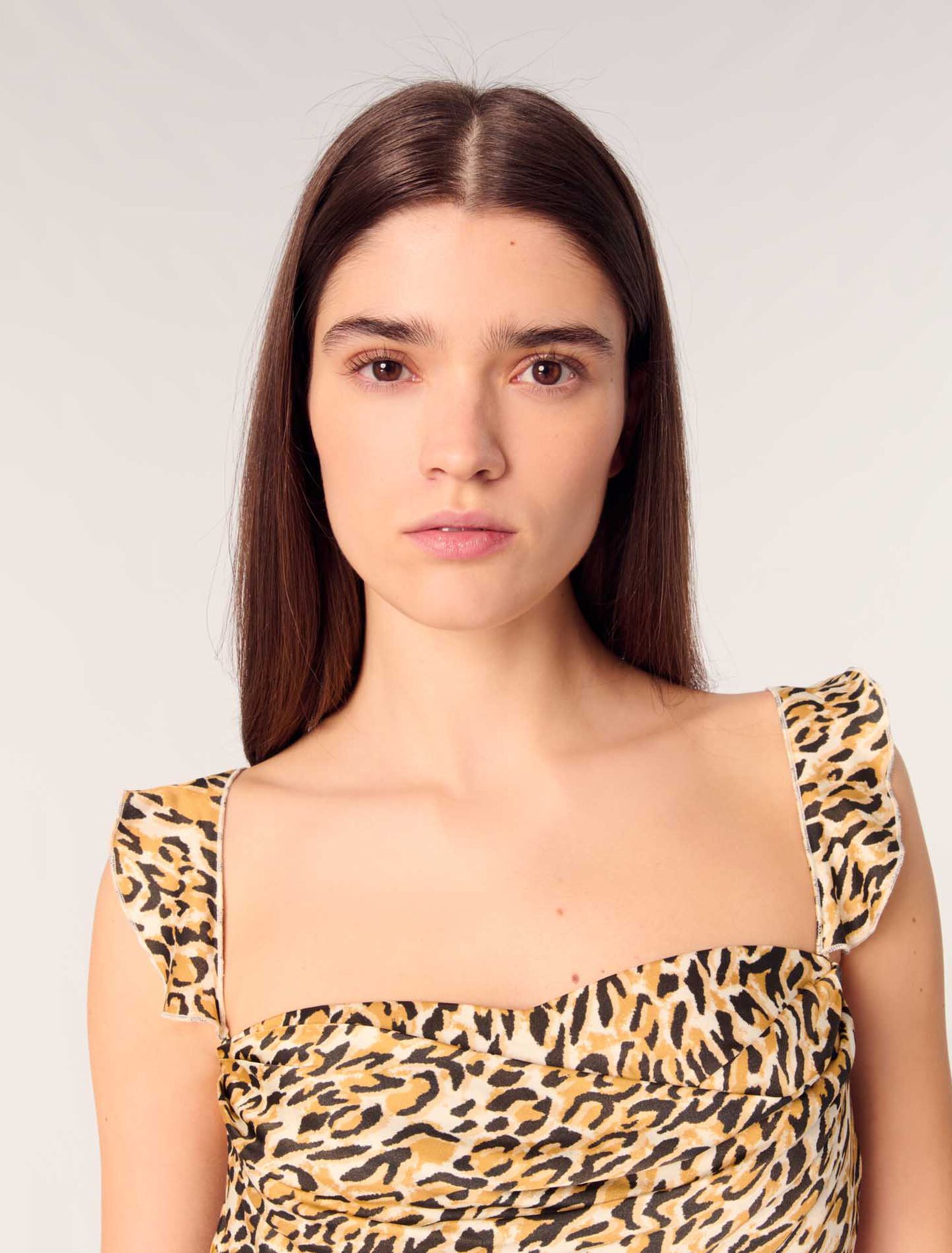 Vestido corto estampado de leopardo