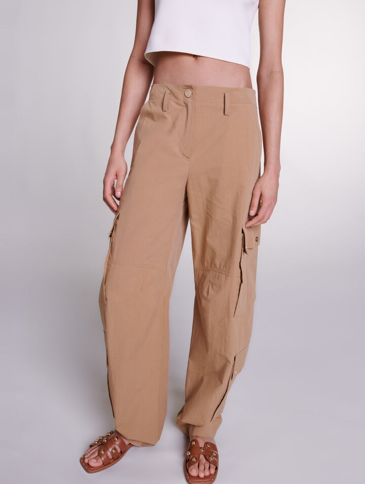 Pantalón cargo con bolsillos