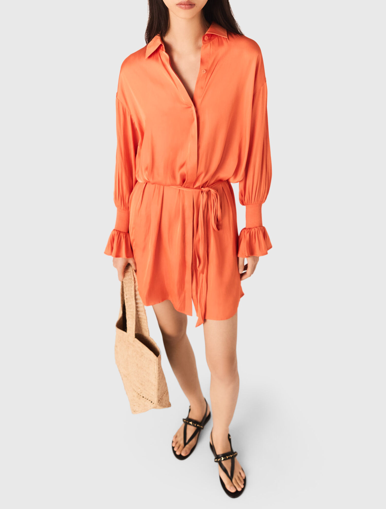 Vestido corto satinado
