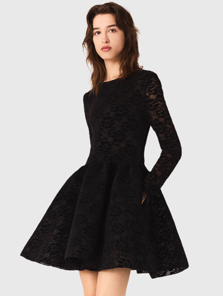 Vestido largo acampanado de terciopelo