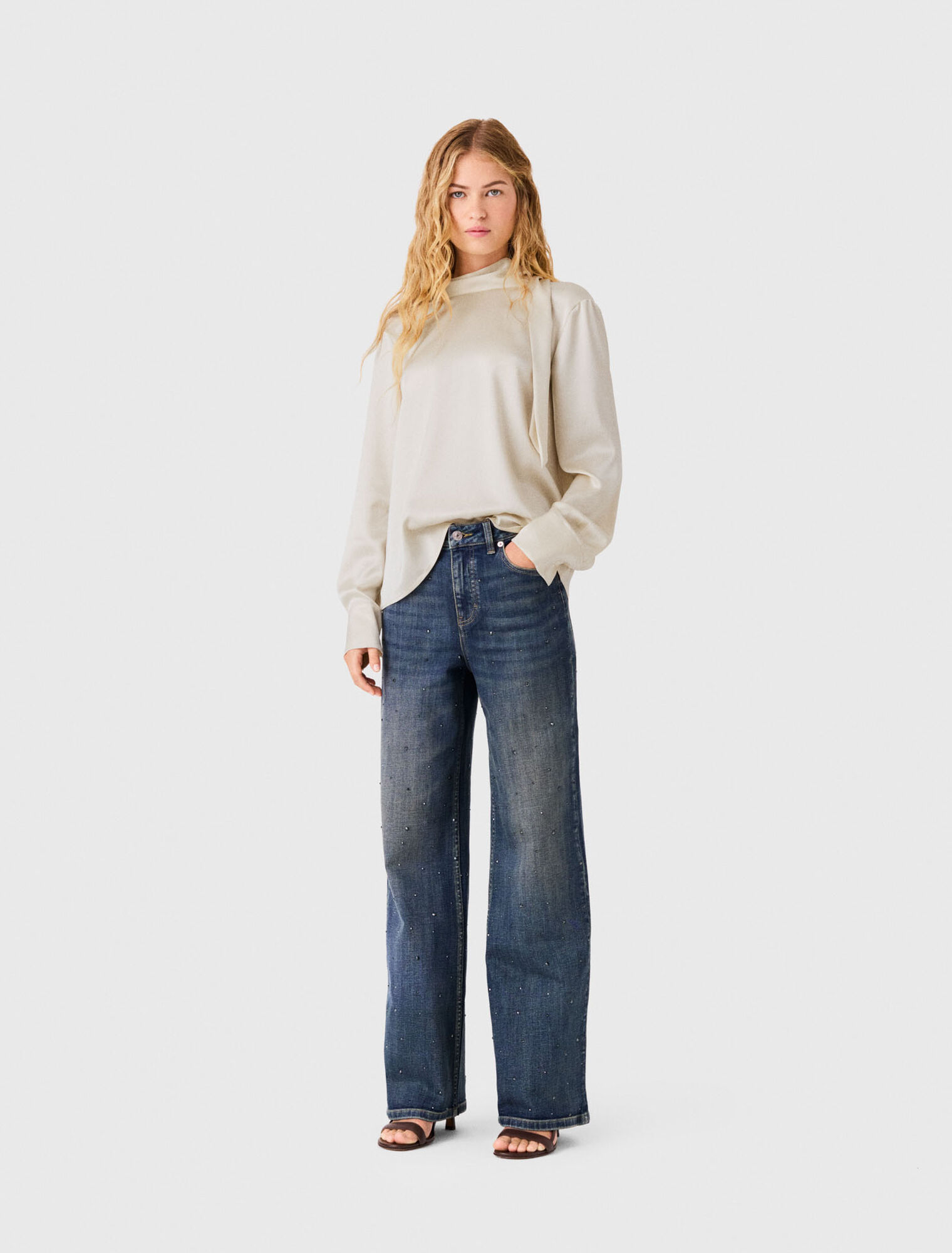 Blusa de raso con espalda drapeada