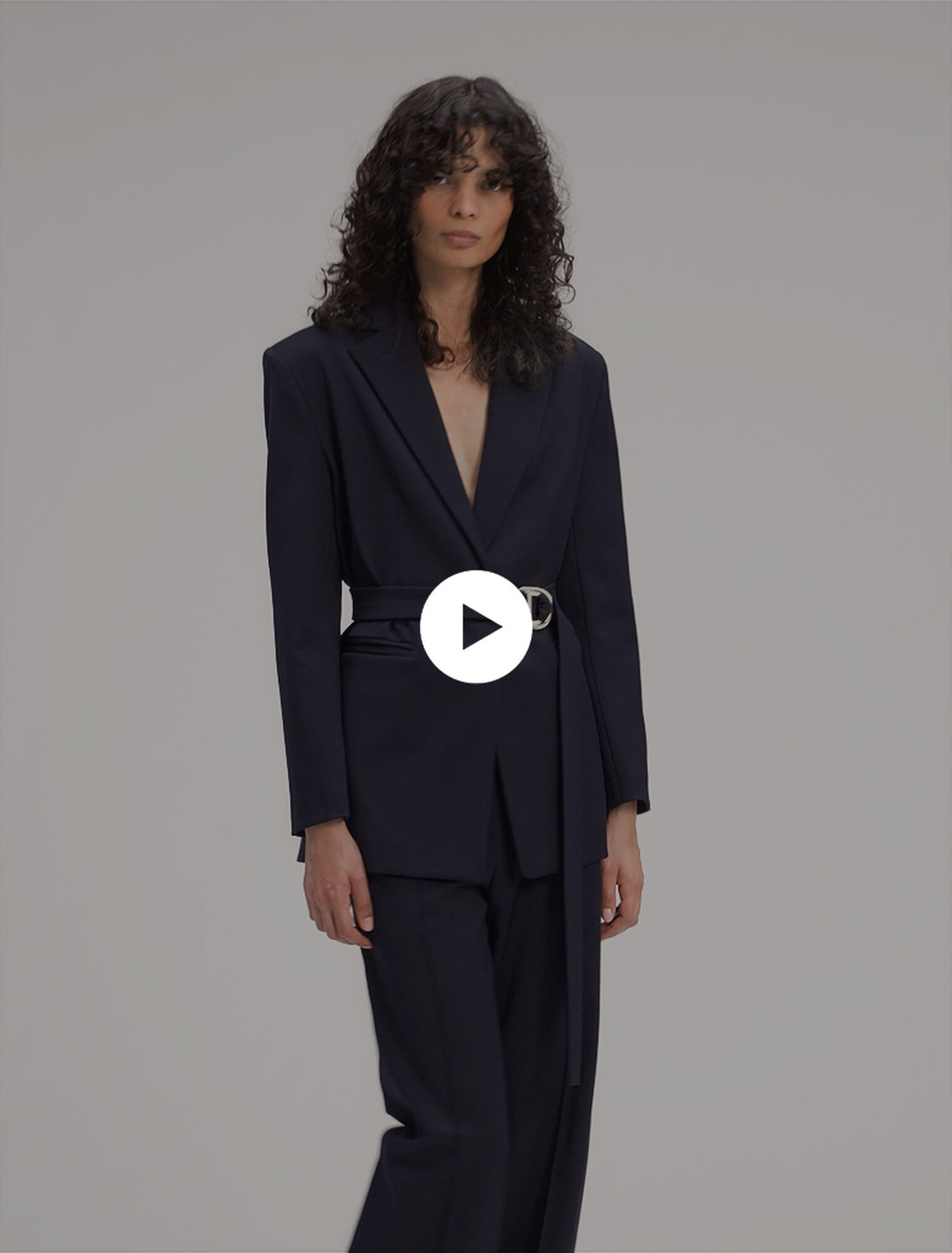 Chaqueta sastre con espalda plisada