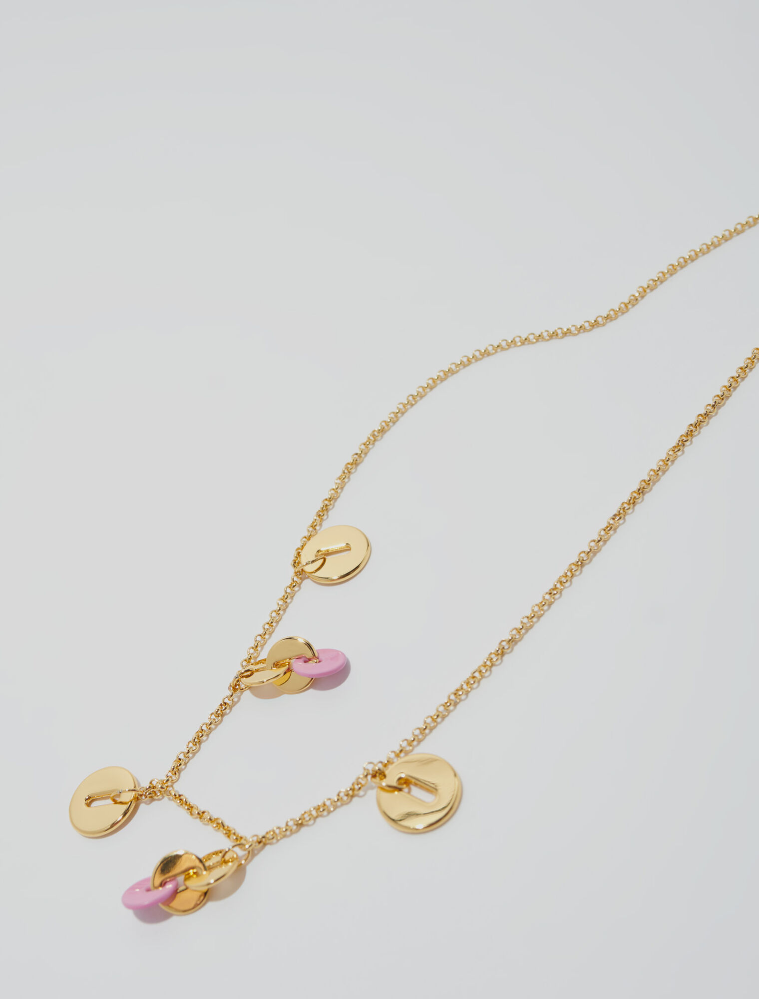 Collar de cadena con colgantes