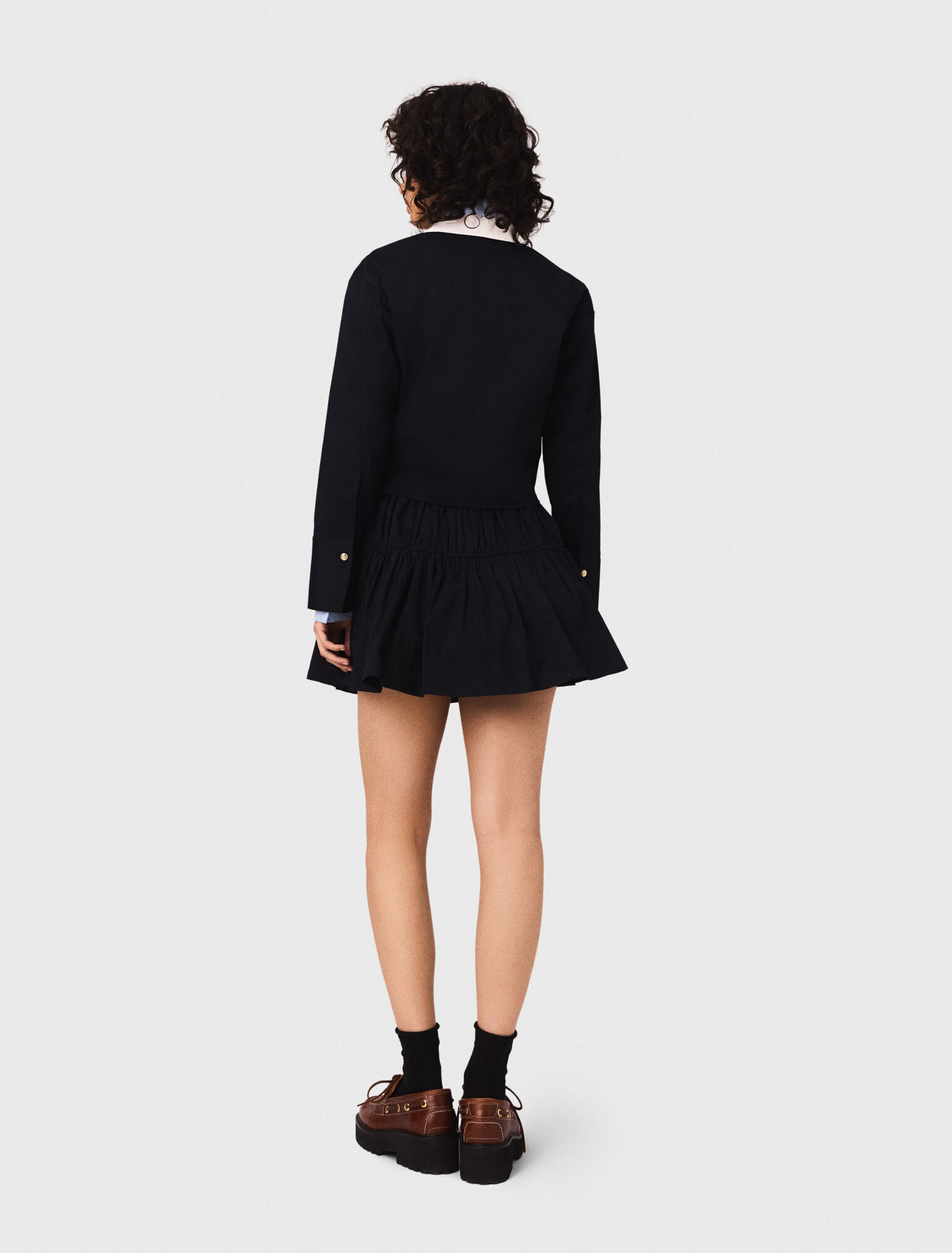 Falda corta con cintura elástica