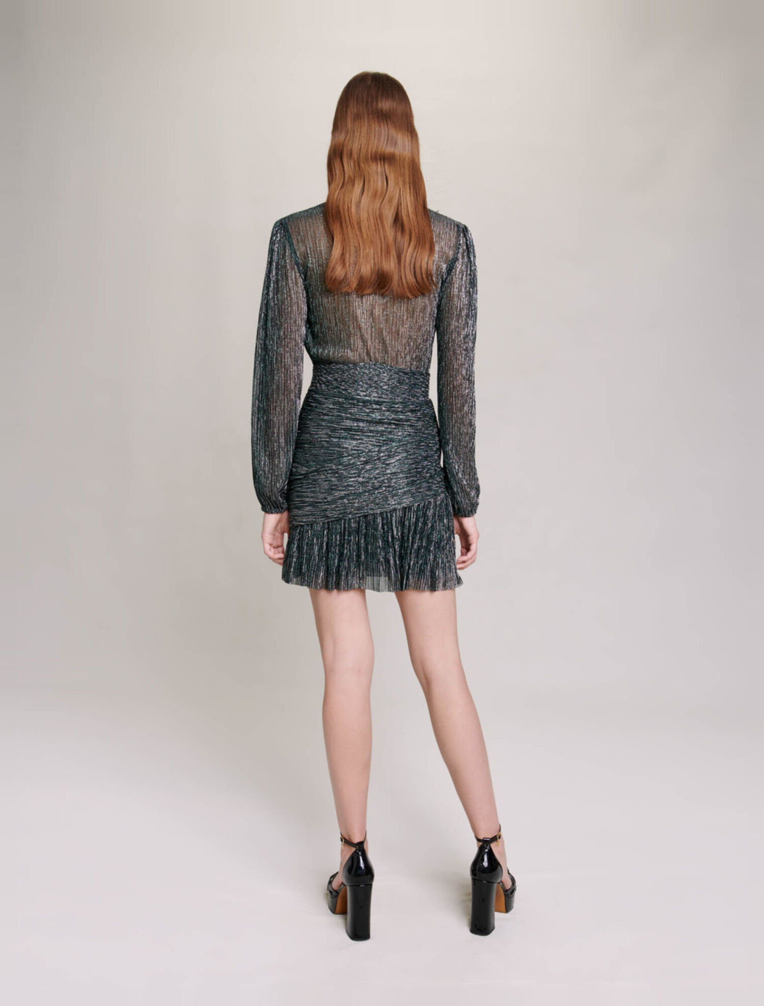 Vestido corto de fibras metalizadas