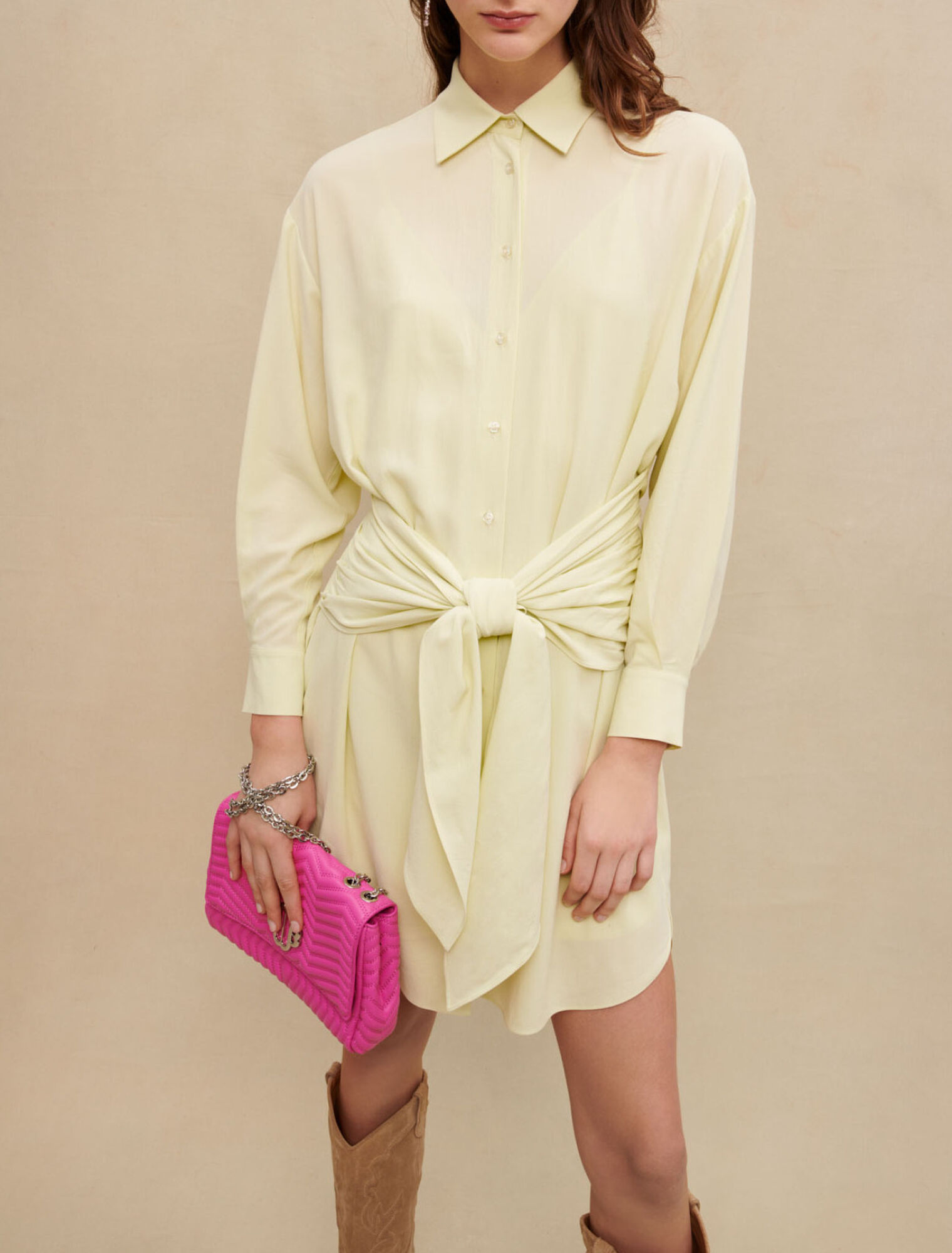 Vestido corto con lazo