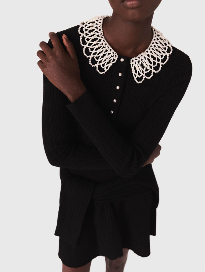 Robe courte en maille à col perlé