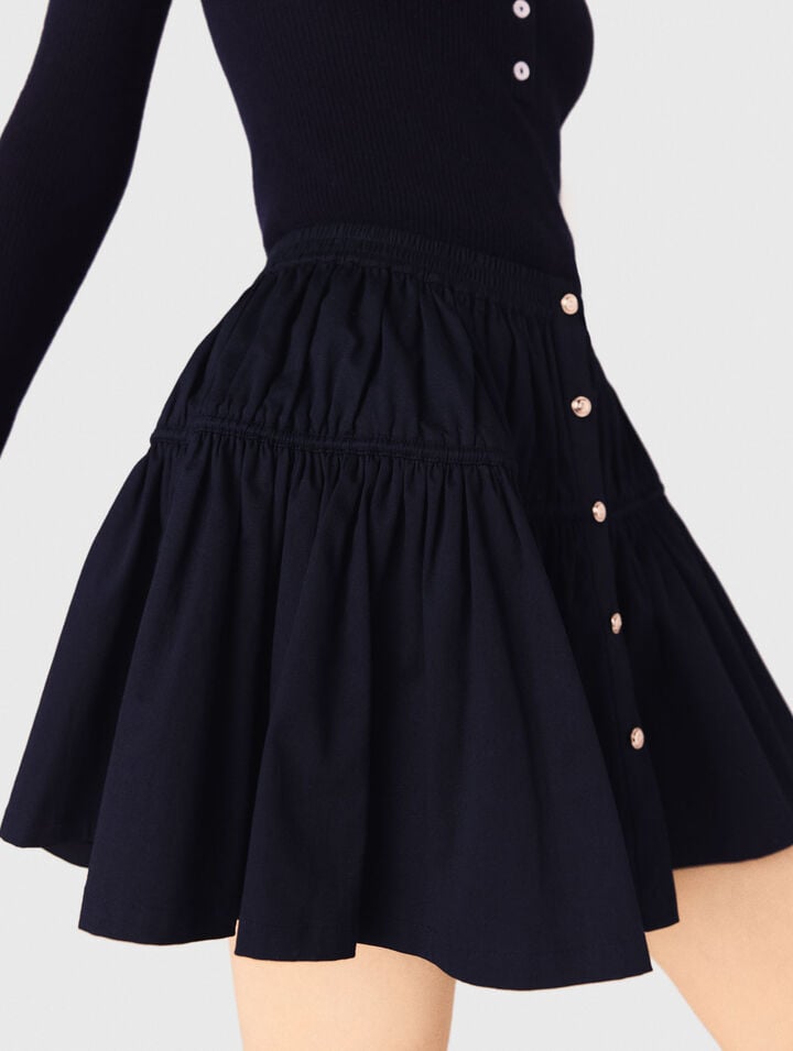 Falda corta con cintura elástica