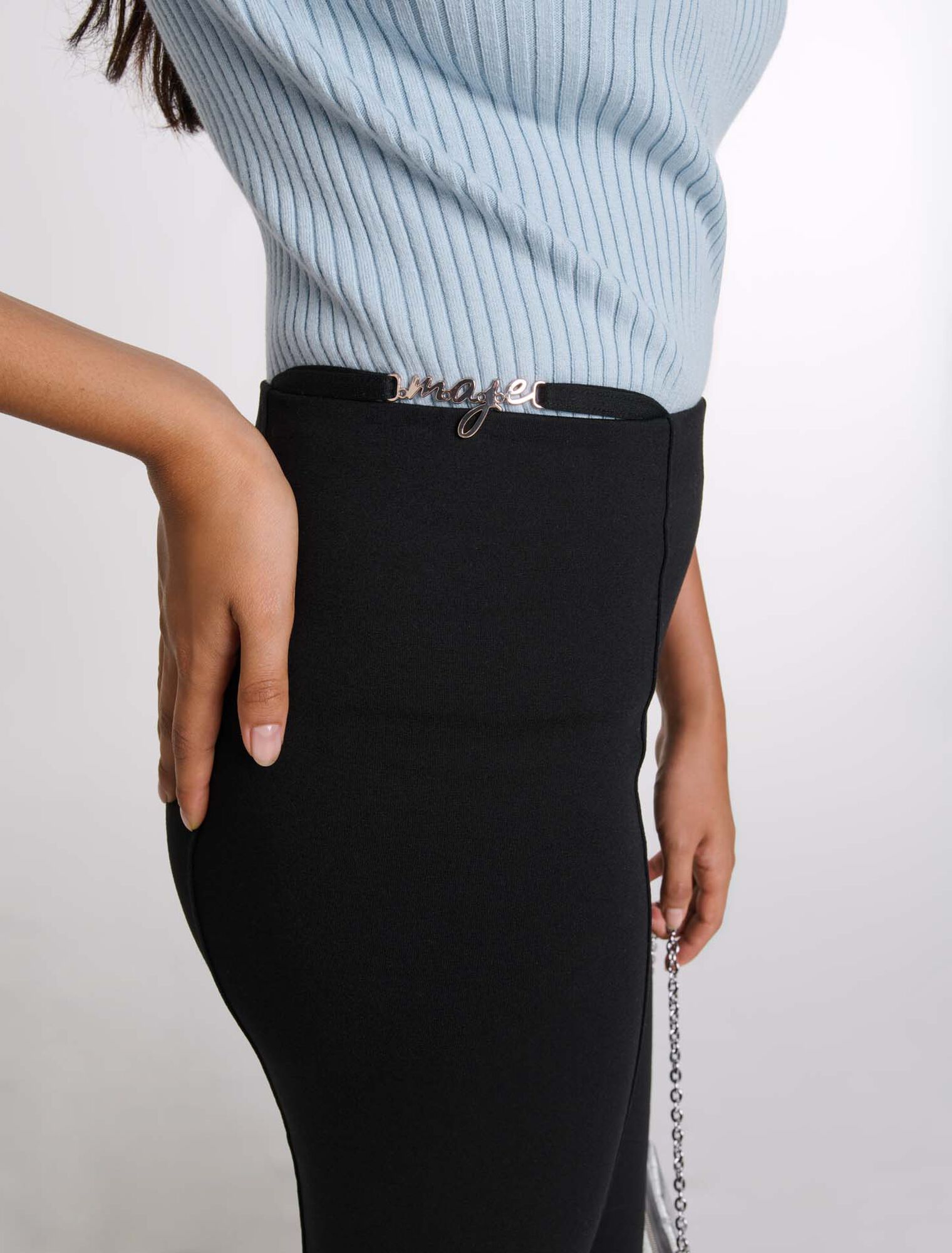 Pantalón con detalle de pedrería